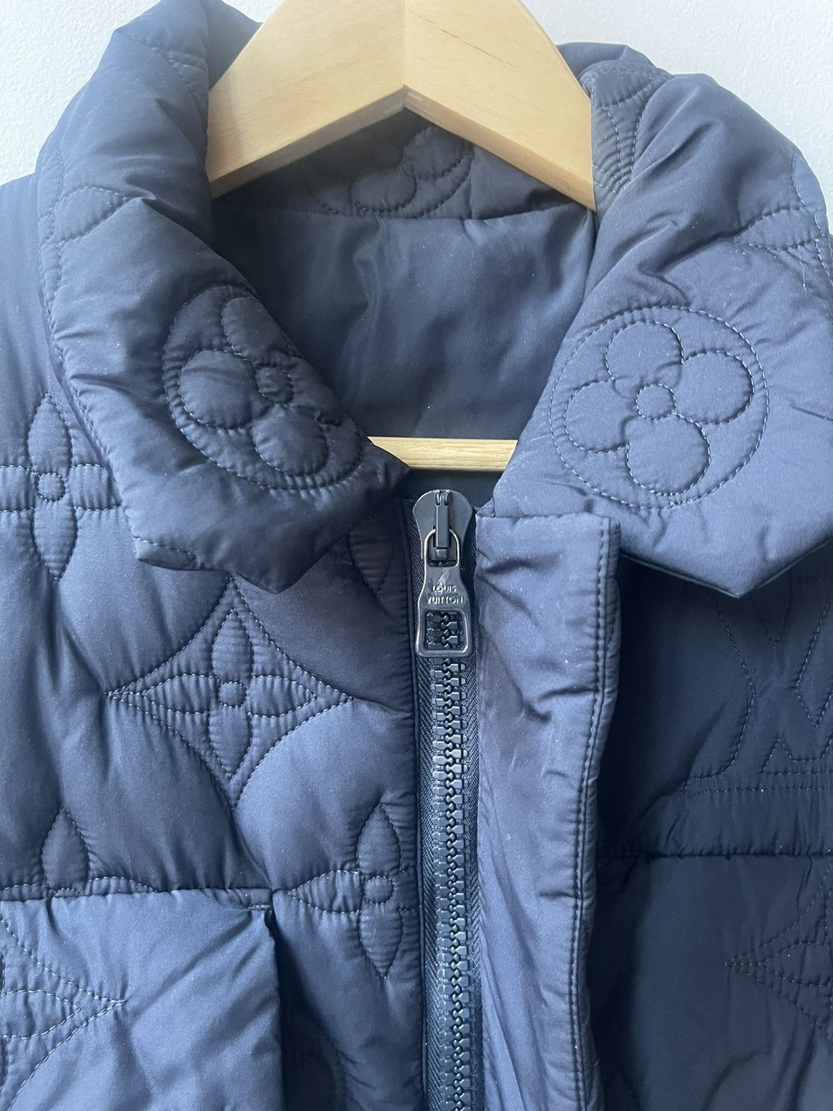 Louis Vuitton LOUIS VUITTON JACKET PUFFER MONOGRAM Size US M / EU 48-50 / 2 - 3 Thumbnail
