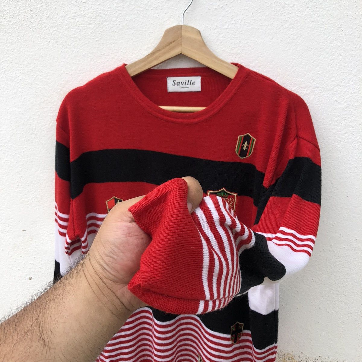 VINTAGE SWEATSHIRT RARE DESIGN BY SAVILLE COLLECTION