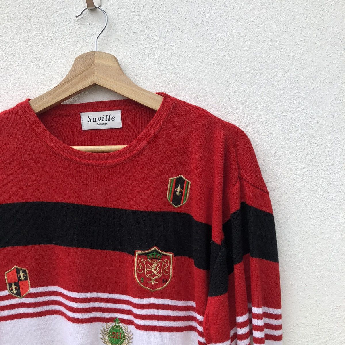 VINTAGE SWEATSHIRT RARE DESIGN BY SAVILLE COLLECTION