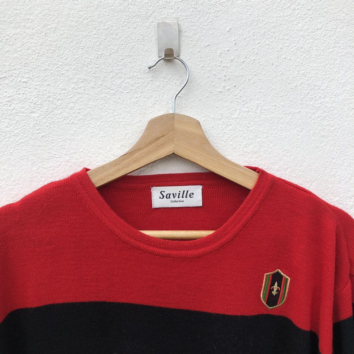 VINTAGE SWEATSHIRT RARE DESIGN BY SAVILLE COLLECTION