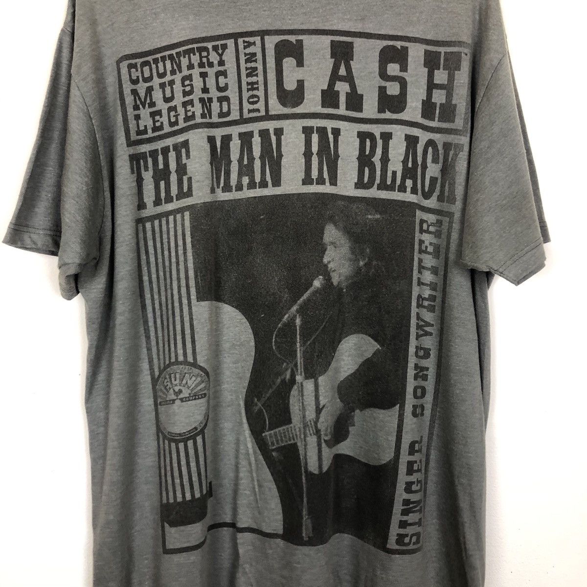 Band Tees Johnny Cash The Man In Black Singer Song Writer Tee Size US L / EU 52-54 / 3 - 2 Thumbnail