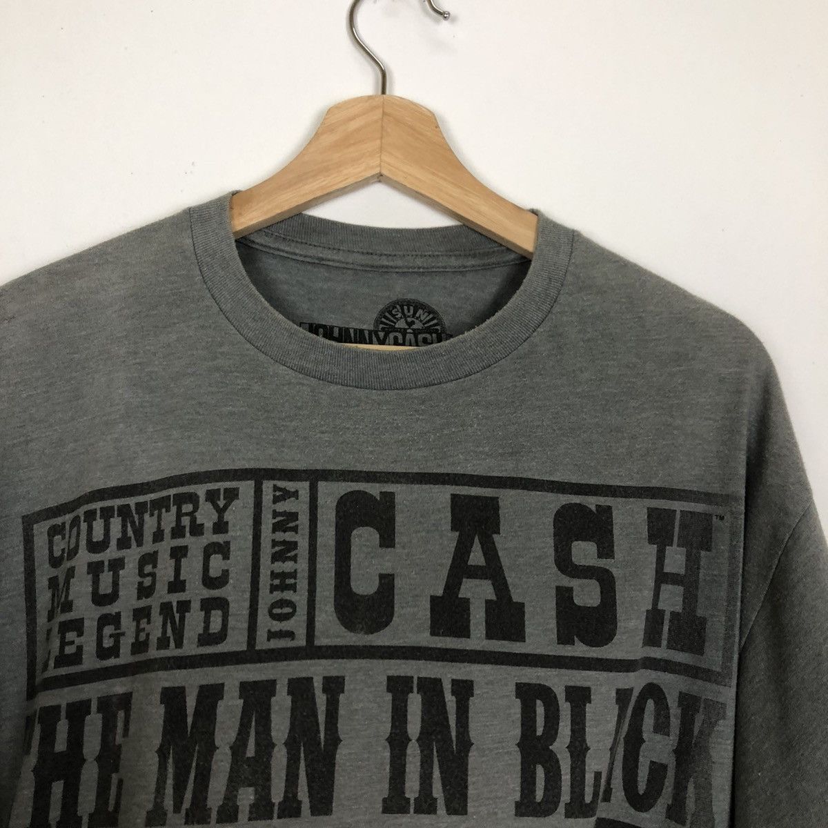 Band Tees Johnny Cash The Man In Black Singer Song Writer Tee Size US L / EU 52-54 / 3 - 9 Thumbnail