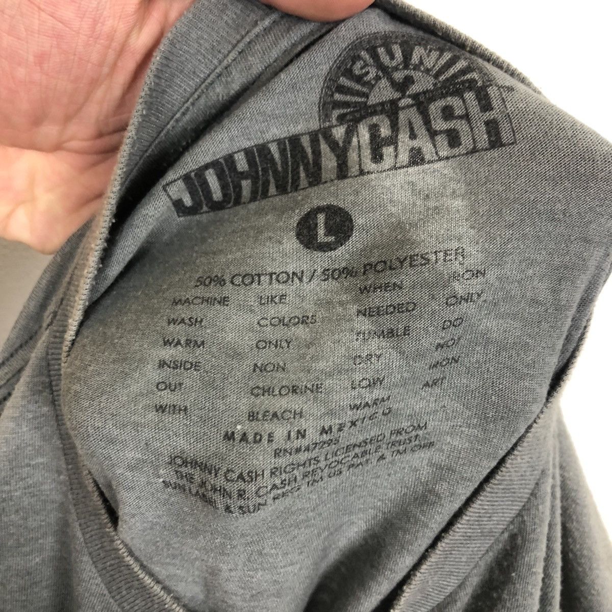 Band Tees Johnny Cash The Man In Black Singer Song Writer Tee Size US L / EU 52-54 / 3 - 6 Thumbnail