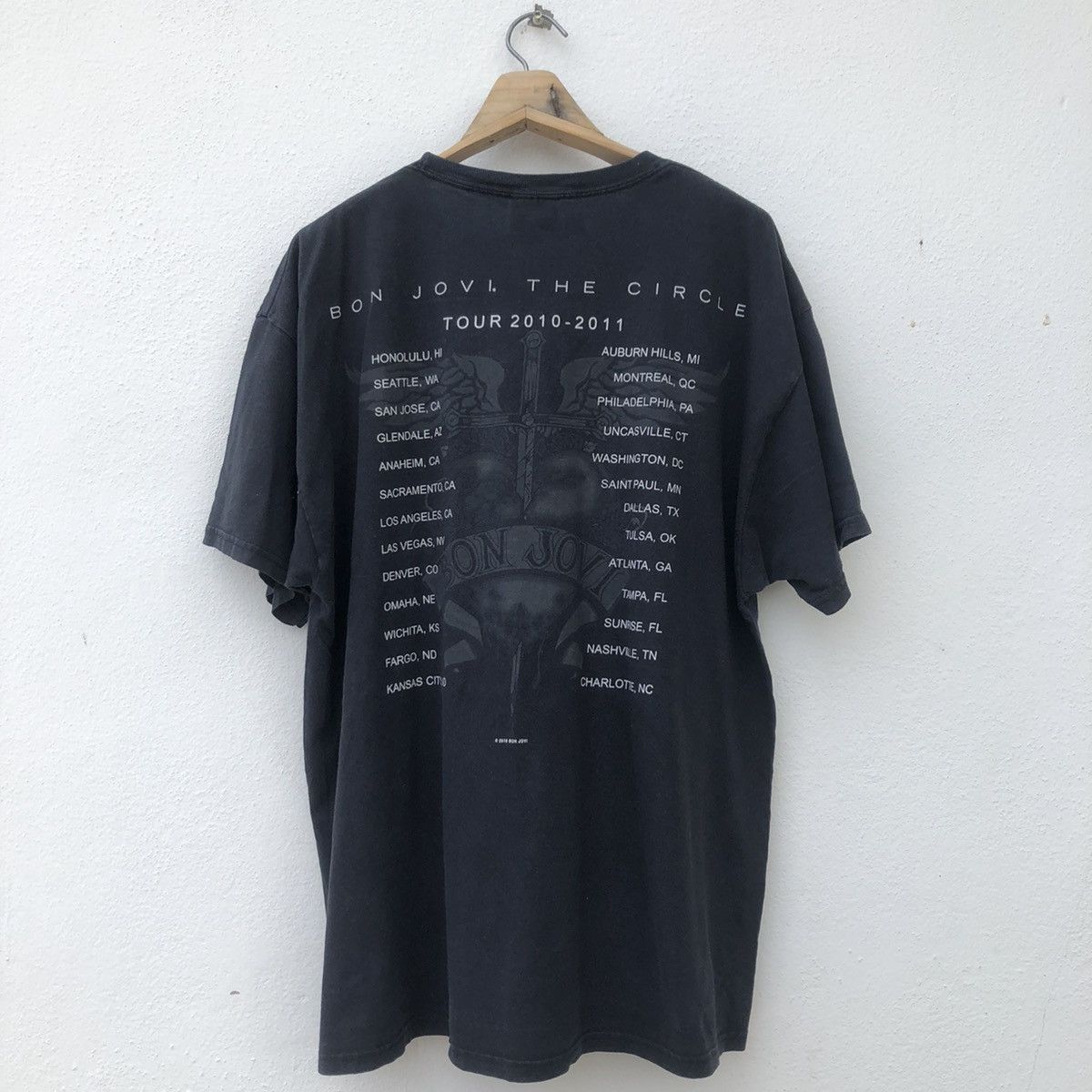Band Tees Vintage 2010 Bon Jovi The Circle Size US XL / EU 56 / 4 - 3 Thumbnail