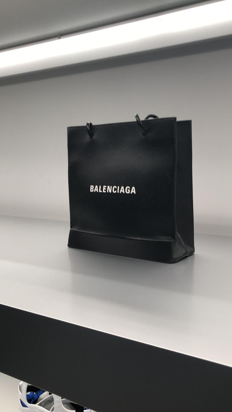 Balenciaga Shopping Tote Bag in Black Size ONE SIZE - 1 Preview