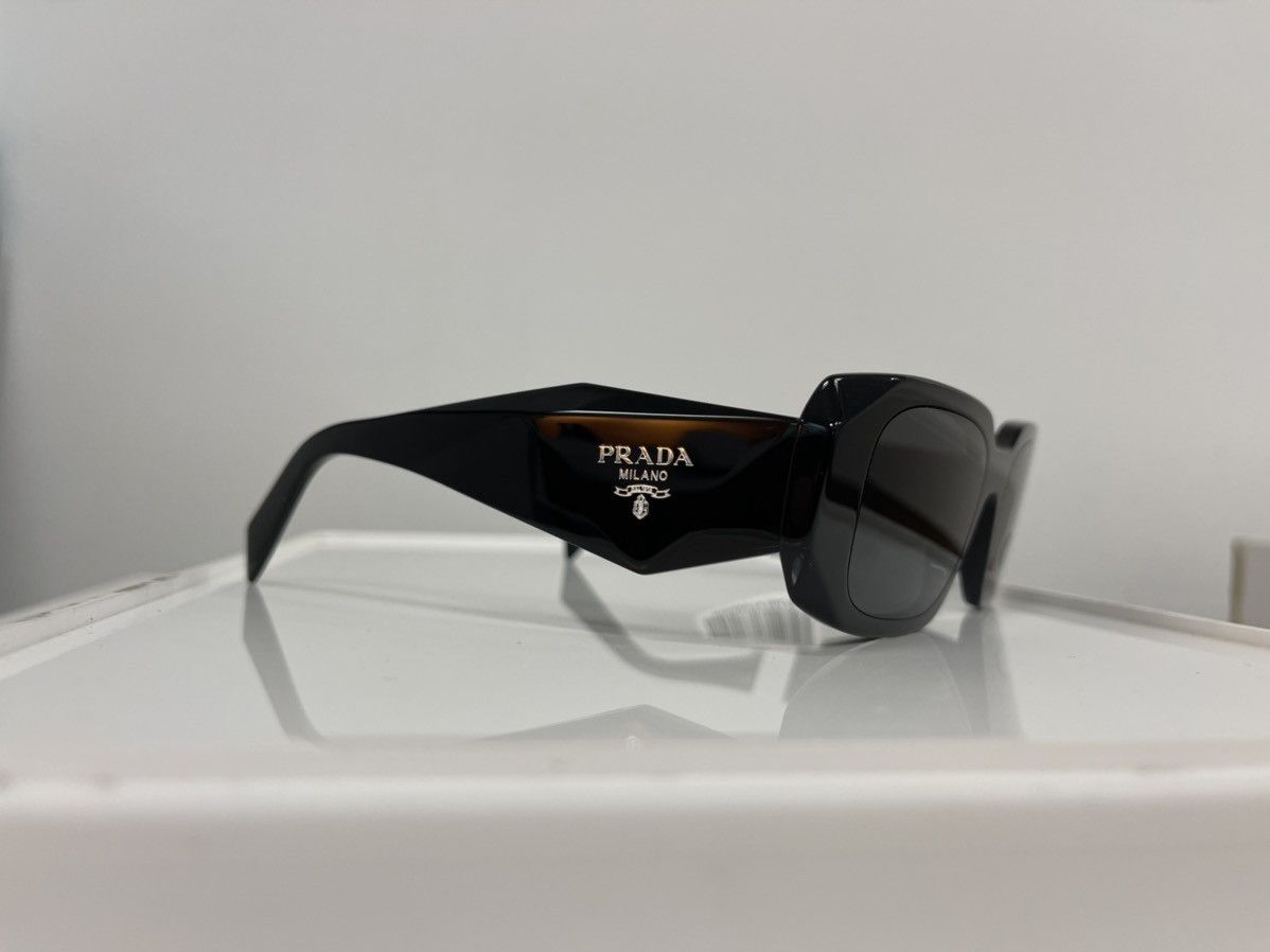 Prada × Vintage NEW Prada Sunglasses Rectangular Pete Davidson Kardashian Size ONE SIZE - 2 Thumbnail
