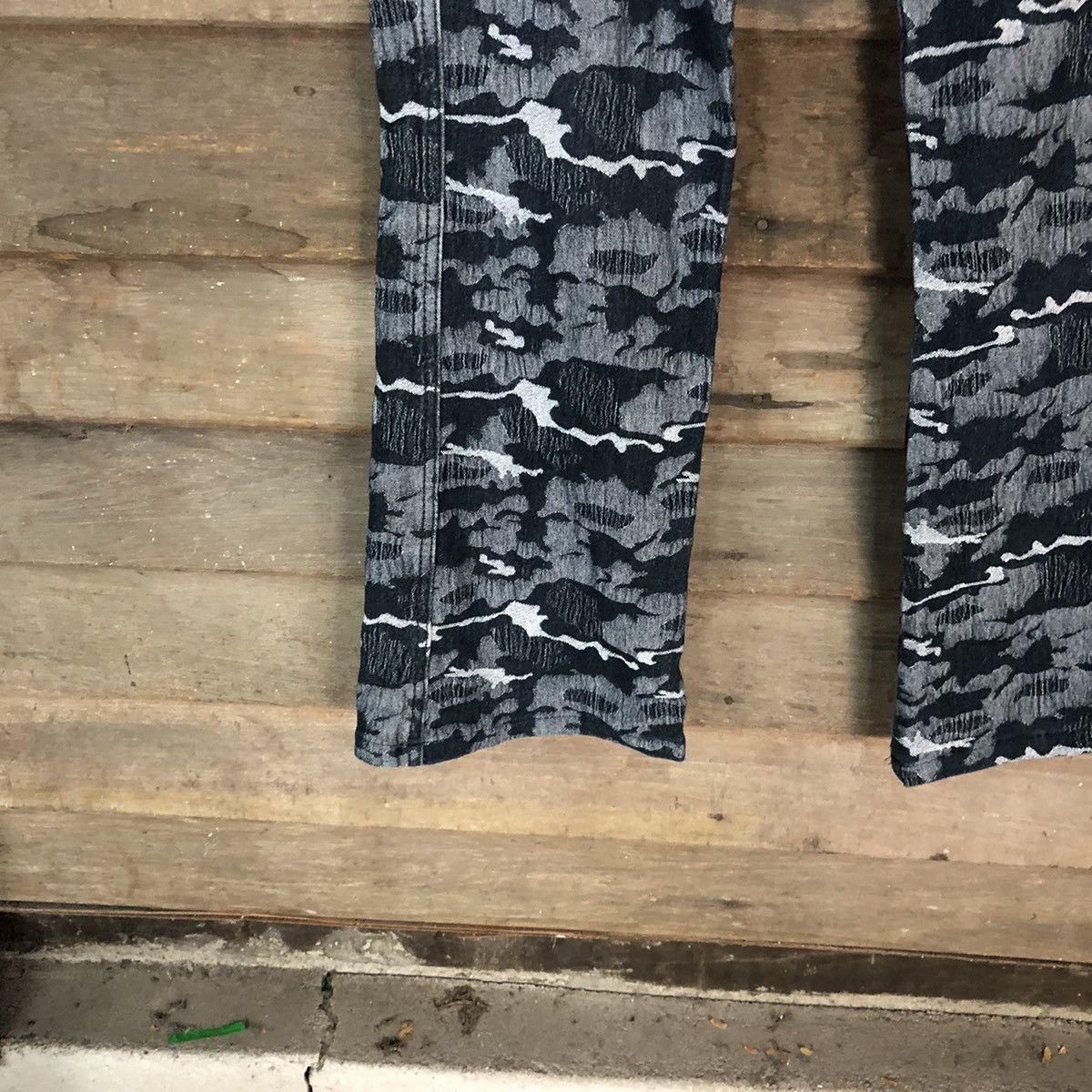 Japanese Brand DLL Brenda B Blue art camo multipocket Cargo Pants #2649 Size US 29 - 8 Thumbnail