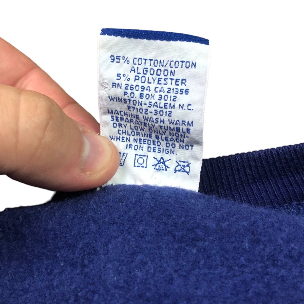 Champion × Vintage Vintage 90s Champion Logo Embroidered Navy Sweatshirt XL Size US XL / EU 56 / 4 - 4 Thumbnail