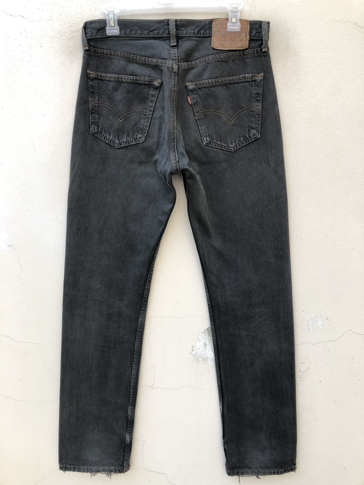 Levi's Vintage 1996 Levi’s 501 Jeans Distressed Faded Black Denim Size US 31 - 11 Thumbnail