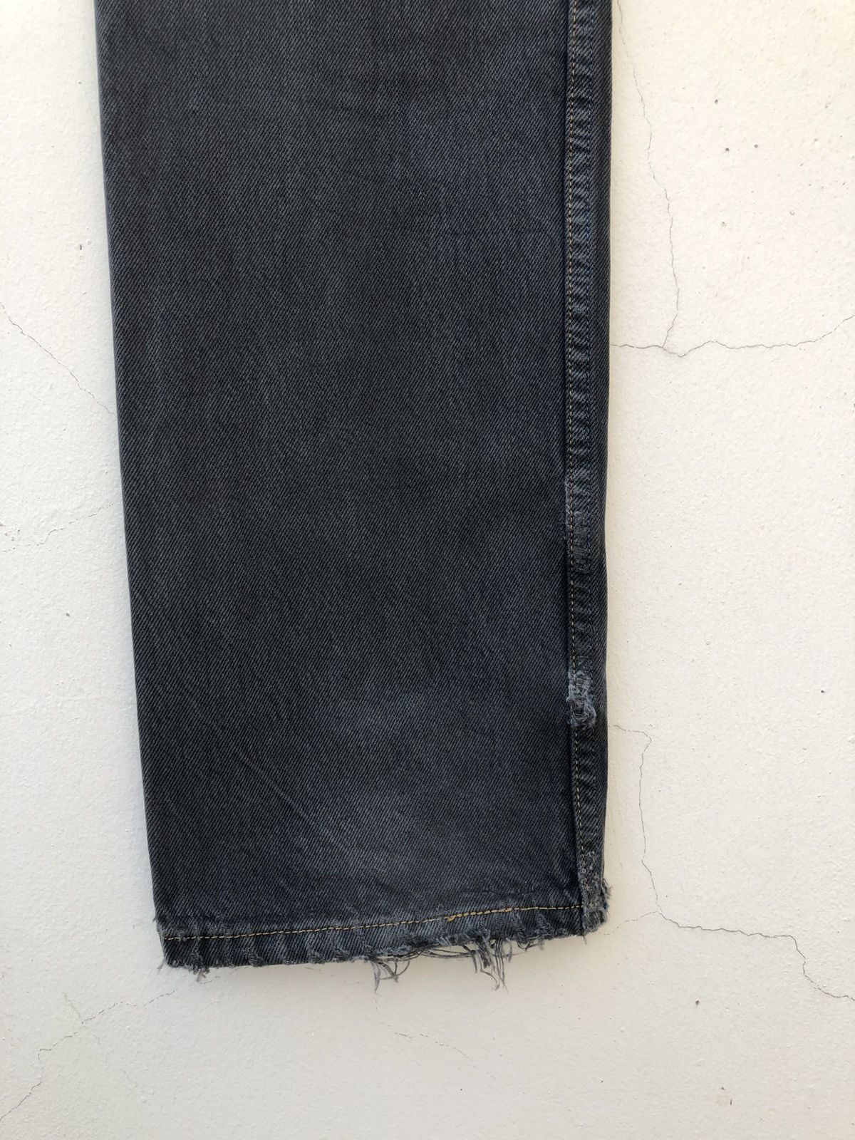 Levi's Vintage 1996 Levi’s 501 Jeans Distressed Faded Black Denim Size US 31 - 14 Thumbnail