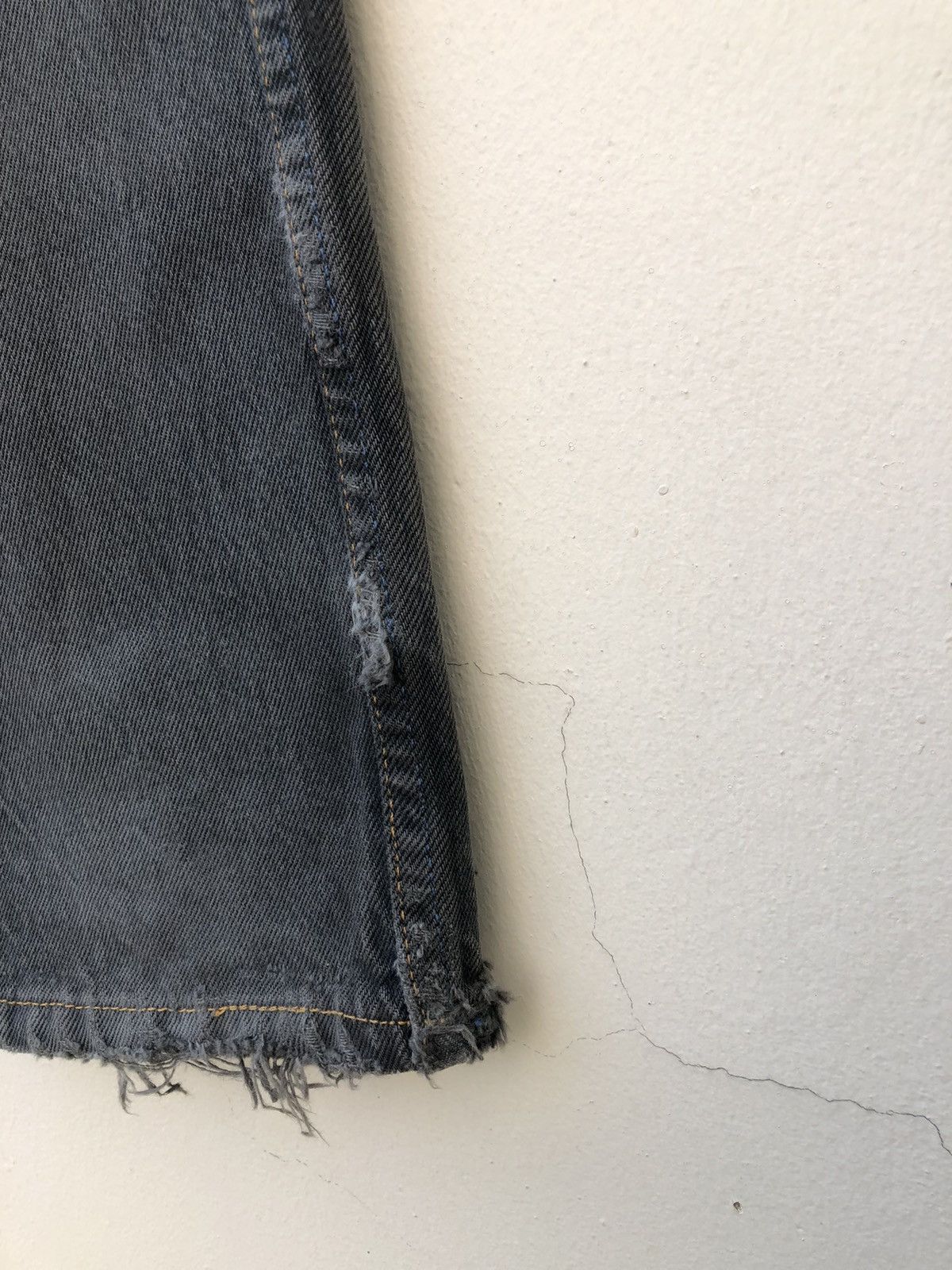Levi's Vintage 1996 Levi’s 501 Jeans Distressed Faded Black Denim Size US 31 - 15 Thumbnail