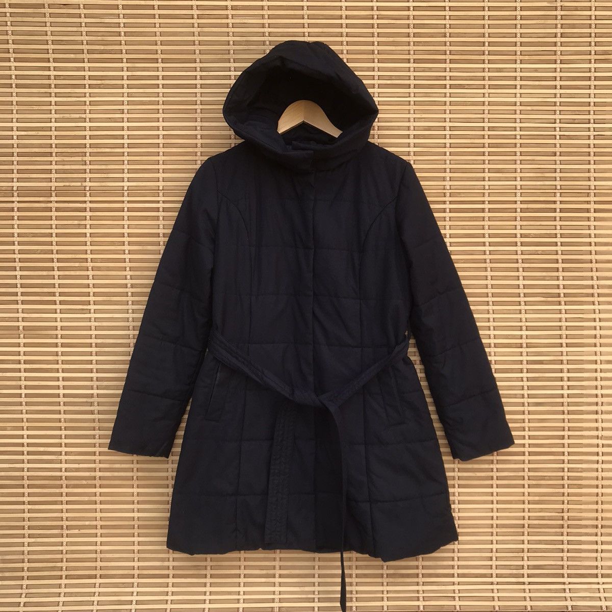 Comme ca Ism puffer women jacket belted hoodie