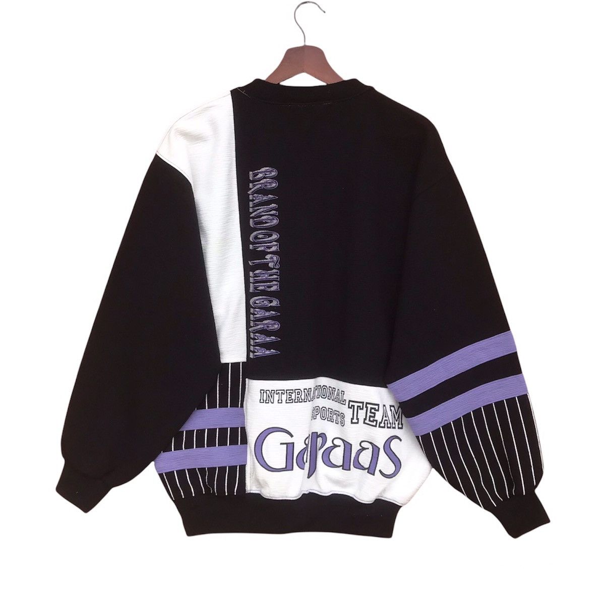 Japanese Brand Garaa big logo embroidered crewneck jumper L size Size US L / EU 52-54 / 3 - 5 Thumbnail