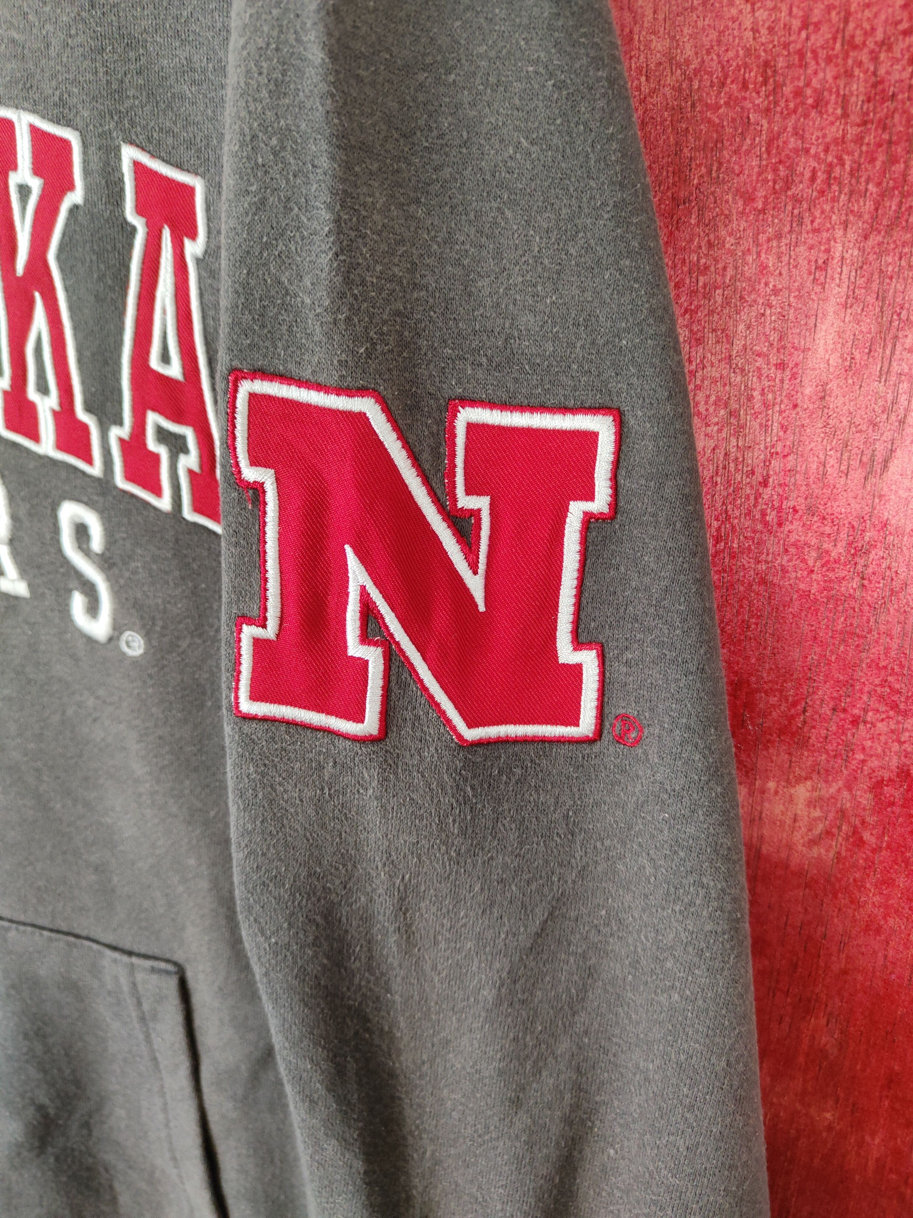 Vintage Stadium Athletics-Nebraska Huskers Hoodie Sweatshirt #5286 Size US XL / EU 56 / 4 - 4 Thumbnail