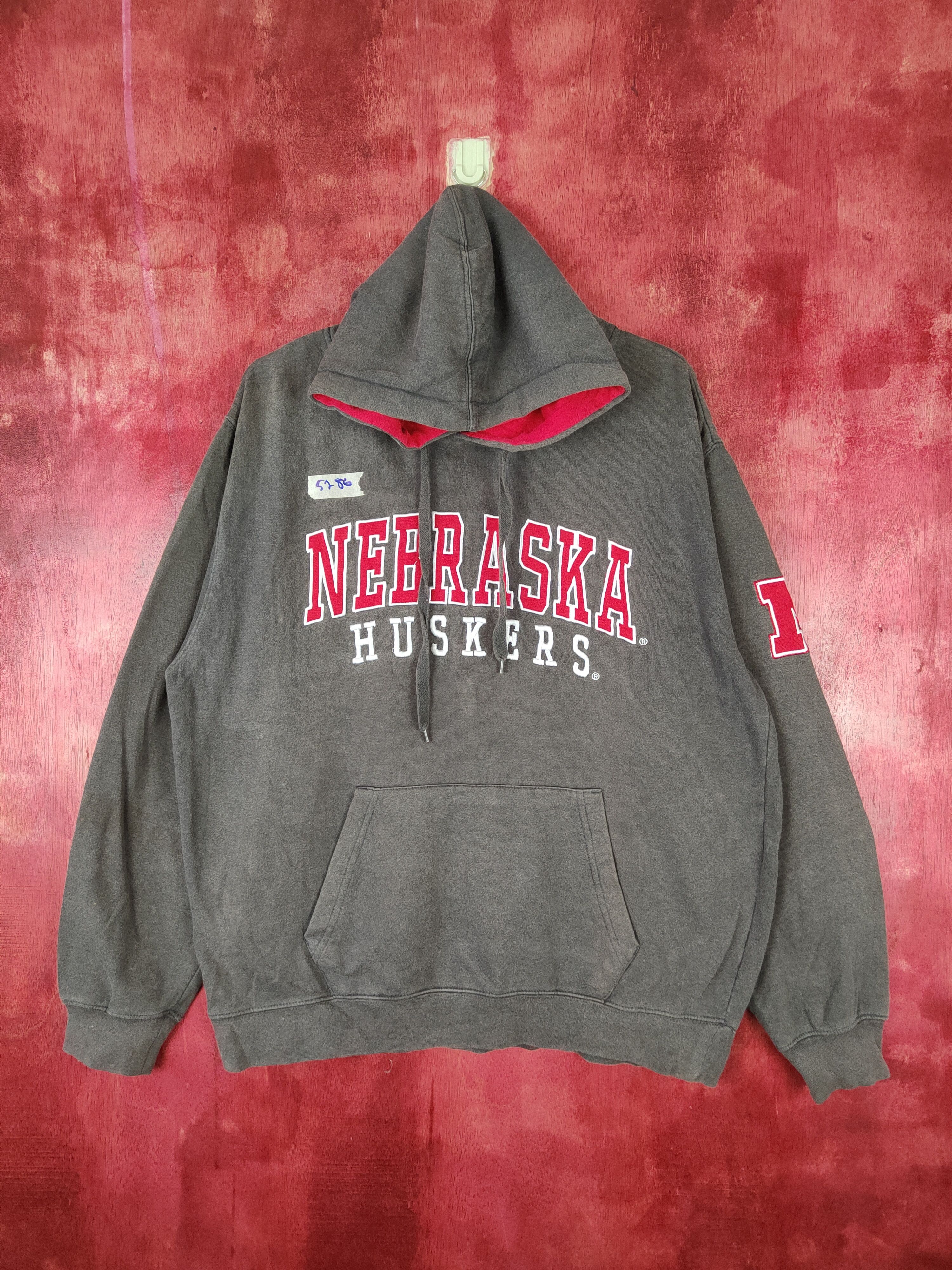 Vintage Stadium Athletics-Nebraska Huskers Hoodie Sweatshirt #5286 Size US XL / EU 56 / 4 - 1 Thumbnail