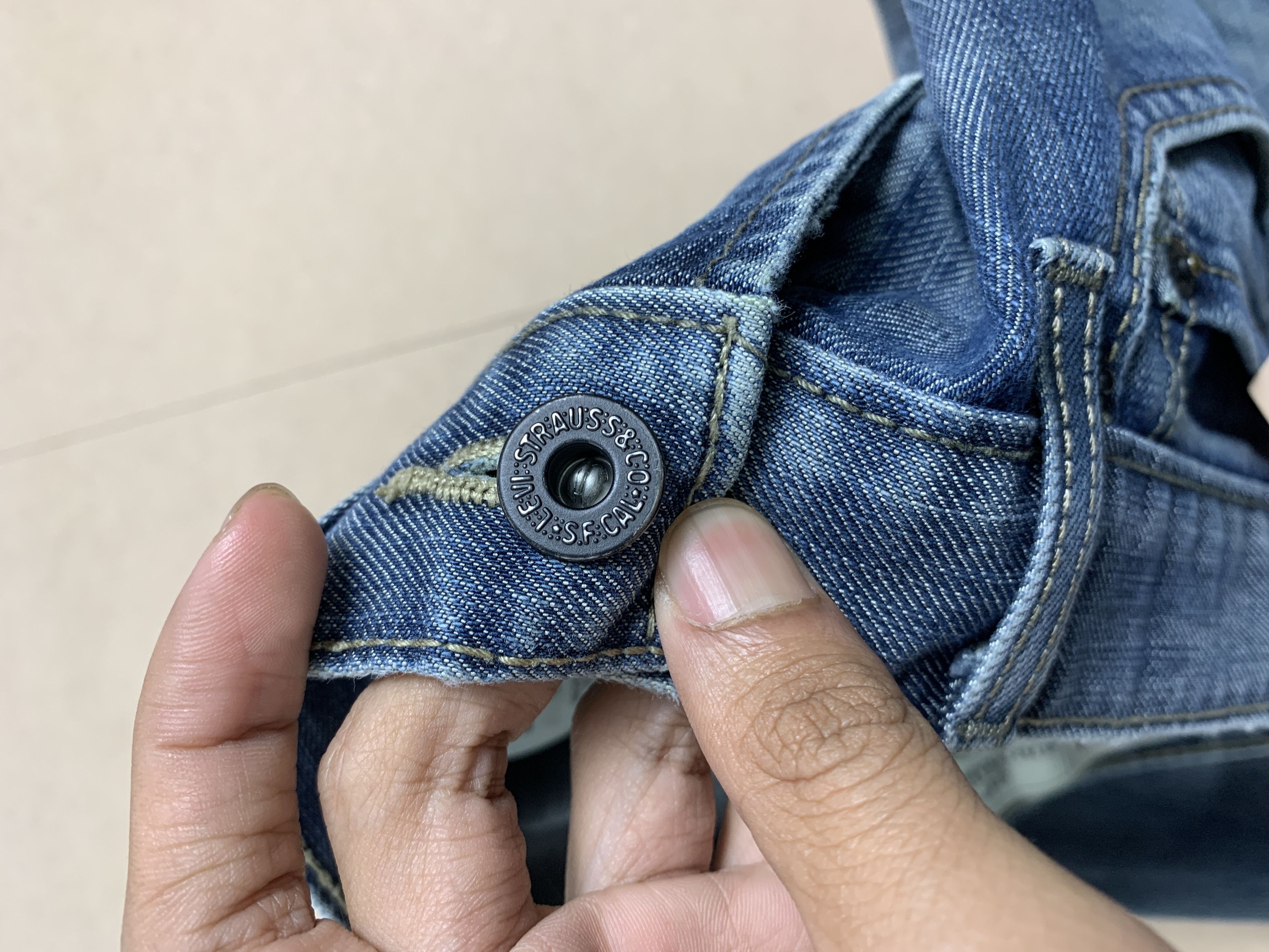 Levi's Vintage Levis 514 Striaght Cut Distressed Jeans P0355 Size US 29 - 16 Thumbnail