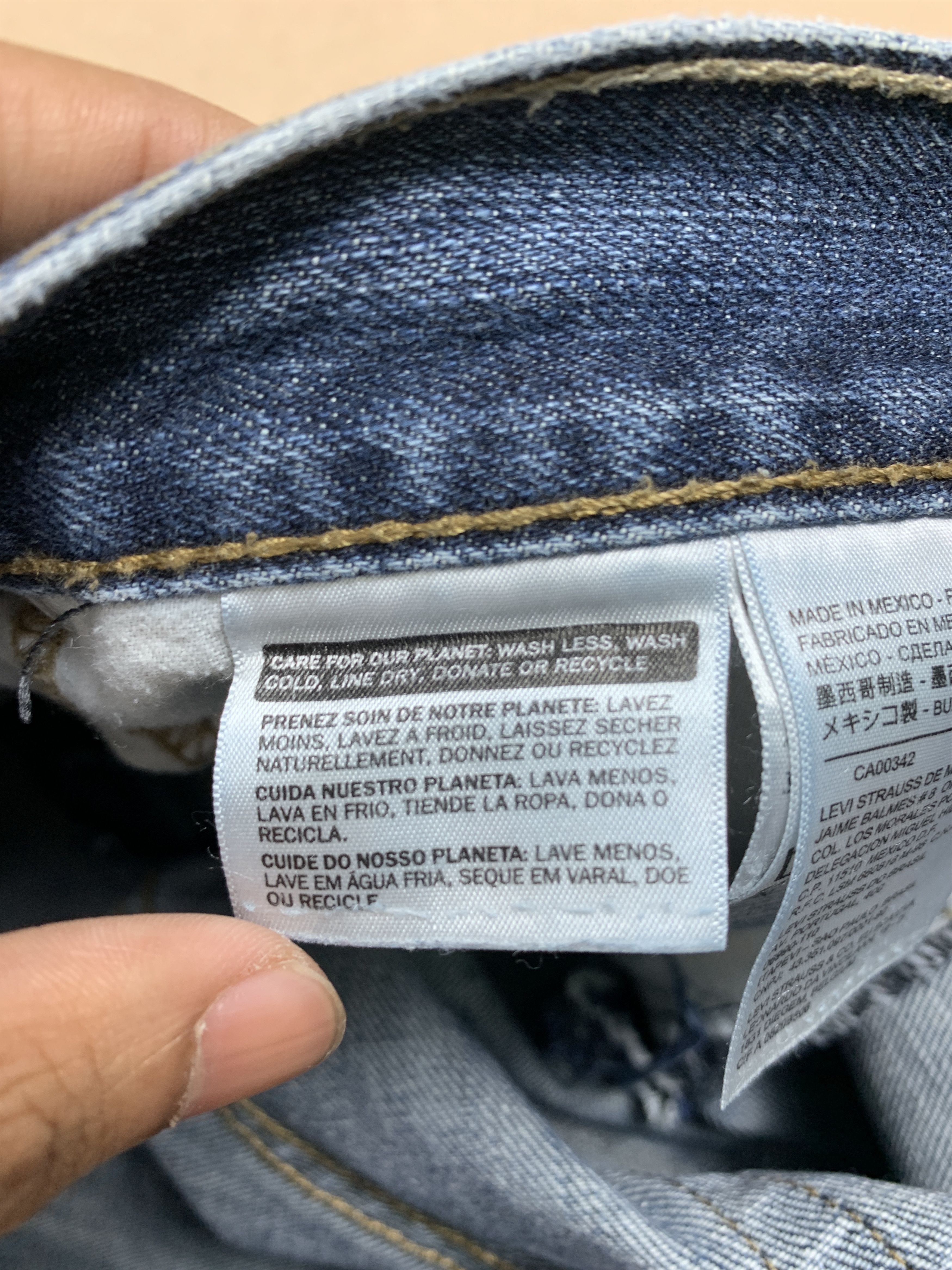 Levi's Vintage Levis 514 Straight Cut Distressed Faded Jeans P0388 Size US 32 / EU 48 - 13 Thumbnail