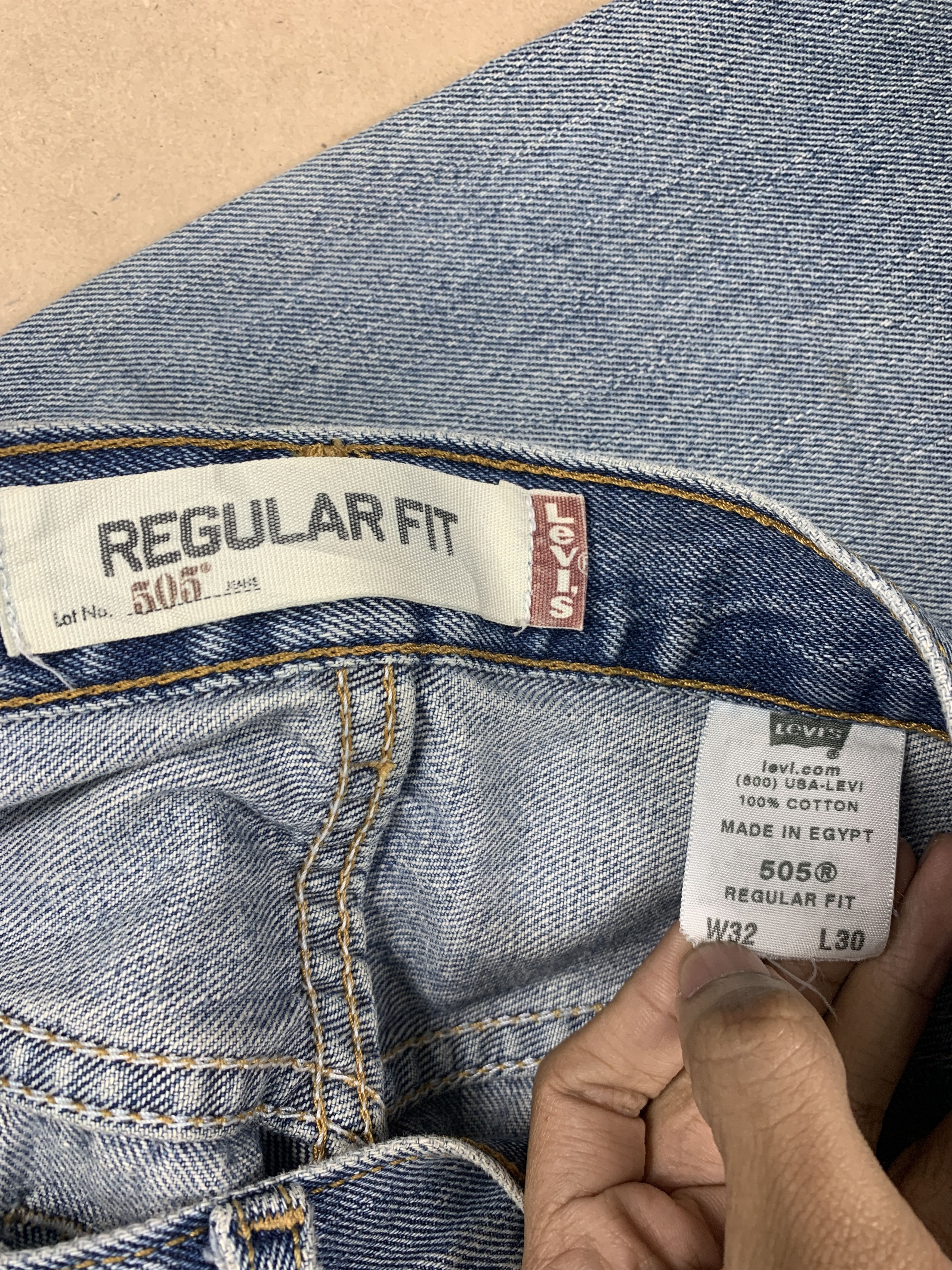 Levi's × Vintage Vintage LEVI'S 505 Straight Cut Faded Distressed Jeans Size US 31 - 12 Thumbnail