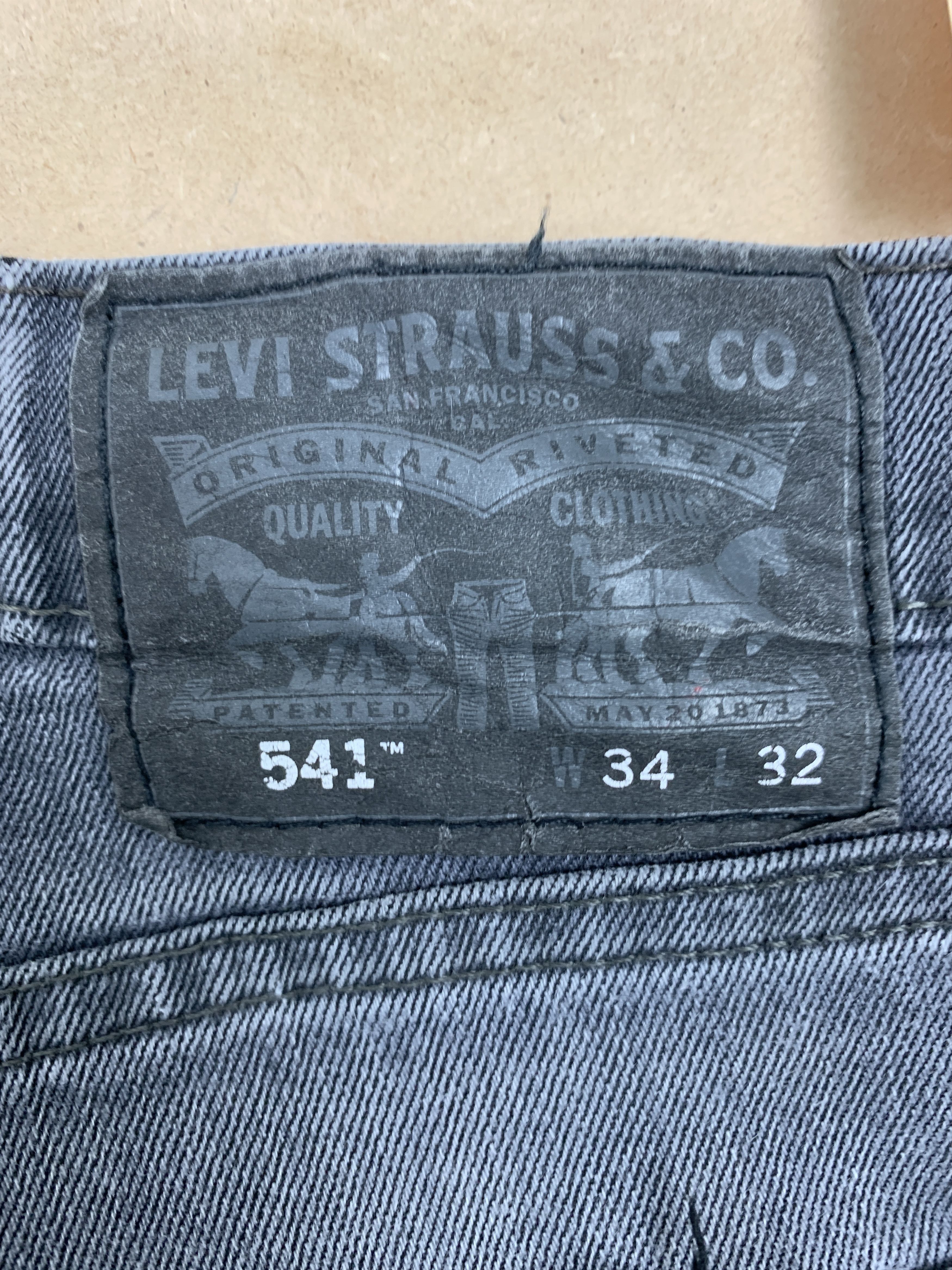 Levi's Vintage Levis 541 Straight Cut Distressed Faded Black Jeans Size US 34 / EU 50 - 11 Thumbnail