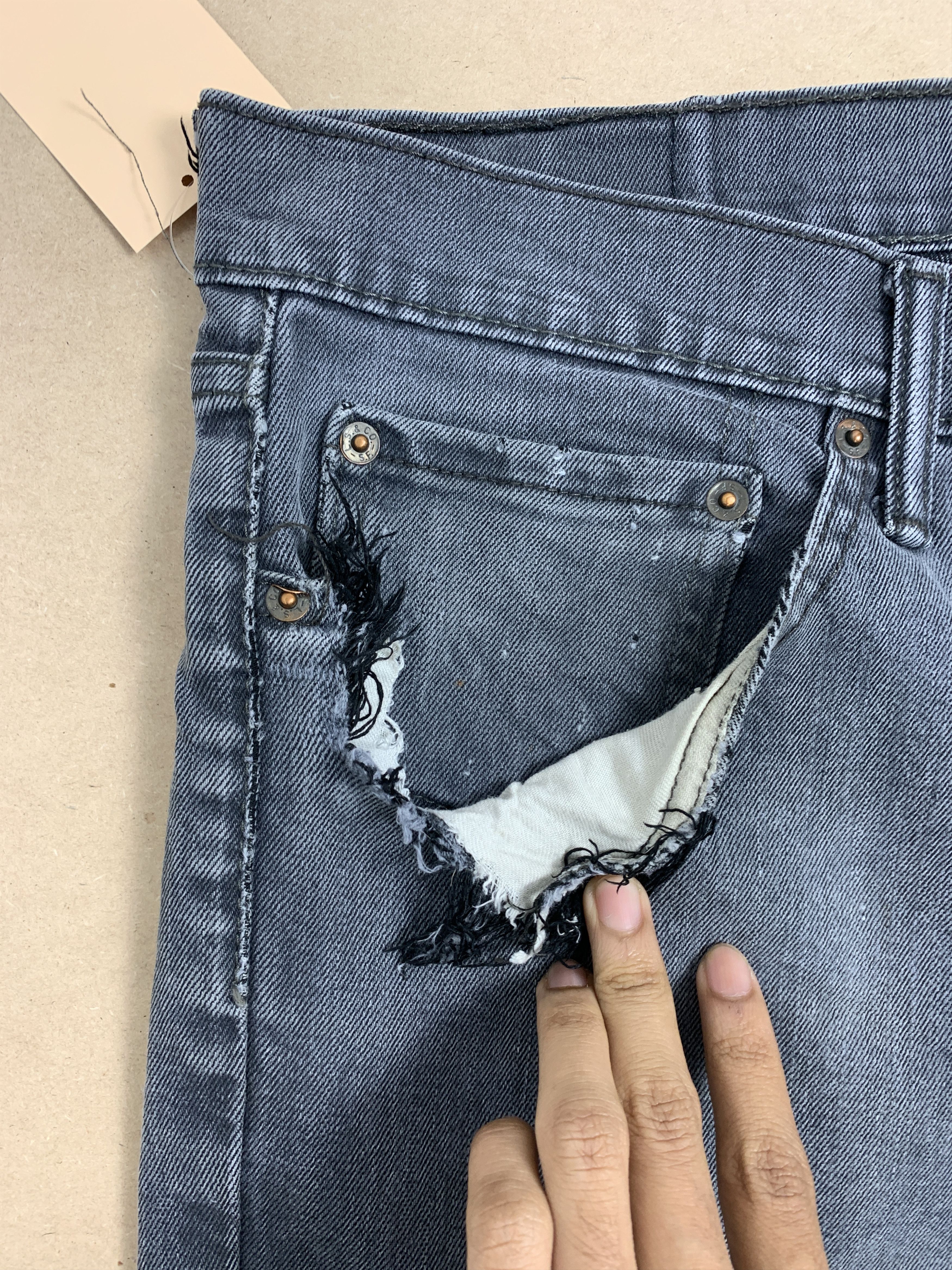 Levi's Vintage Levis 541 Straight Cut Distressed Faded Black Jeans Size US 34 / EU 50 - 8 Thumbnail