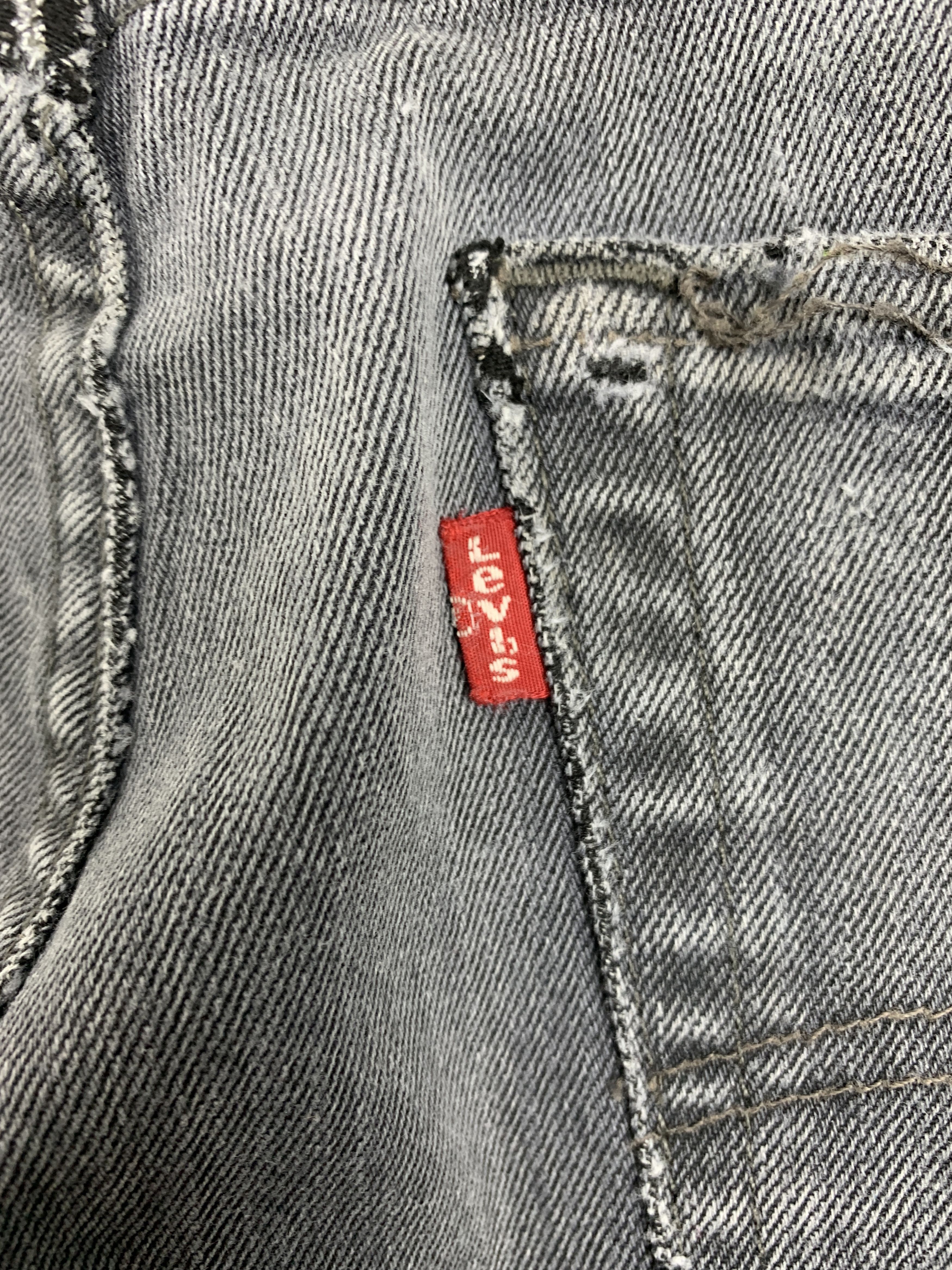 Levi's Vintage Levis 541 Straight Cut Distressed Faded Black Jeans Size US 34 / EU 50 - 12 Thumbnail