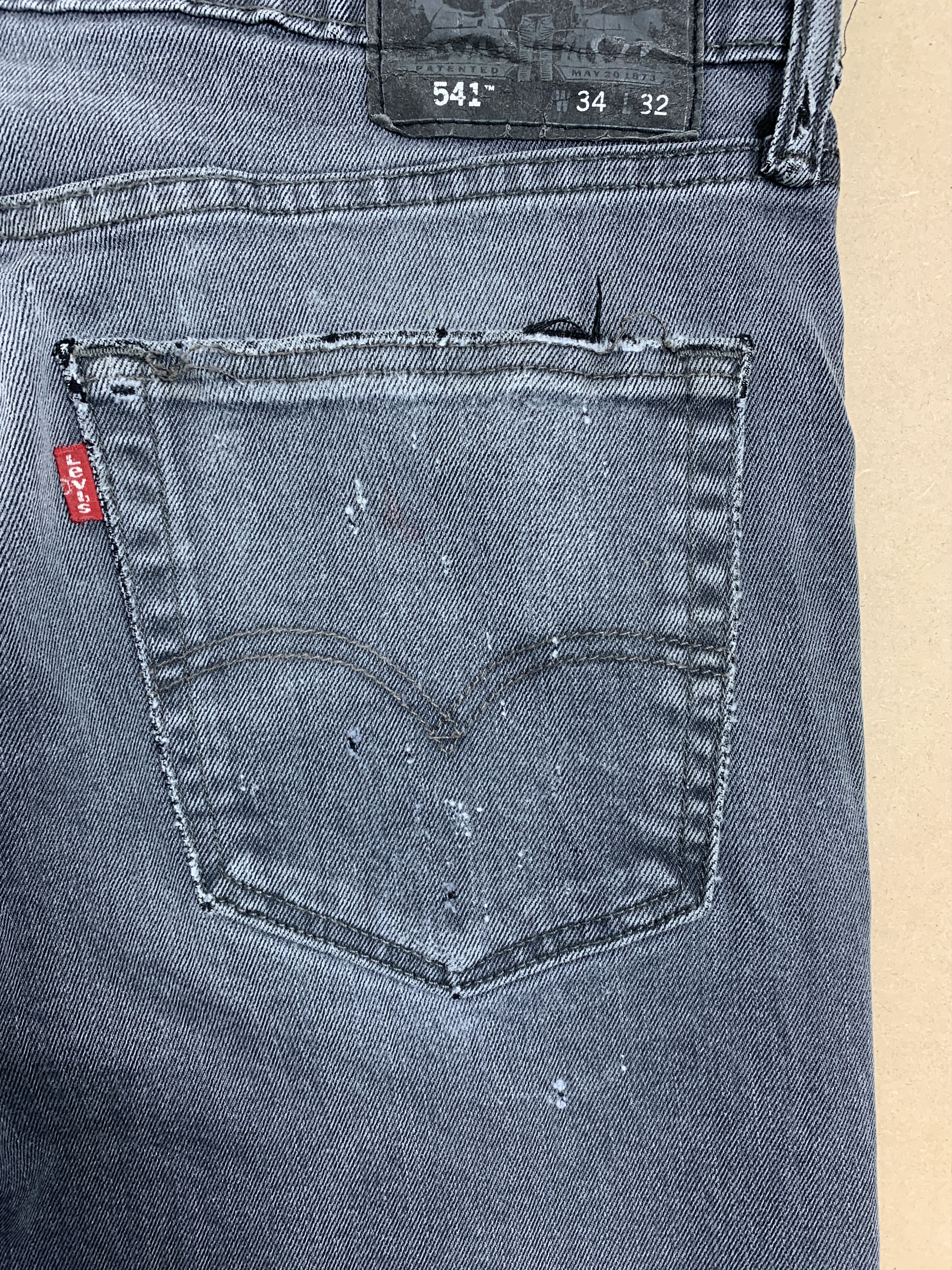 Levi's Vintage Levis 541 Straight Cut Distressed Faded Black Jeans Size US 34 / EU 50 - 13 Thumbnail