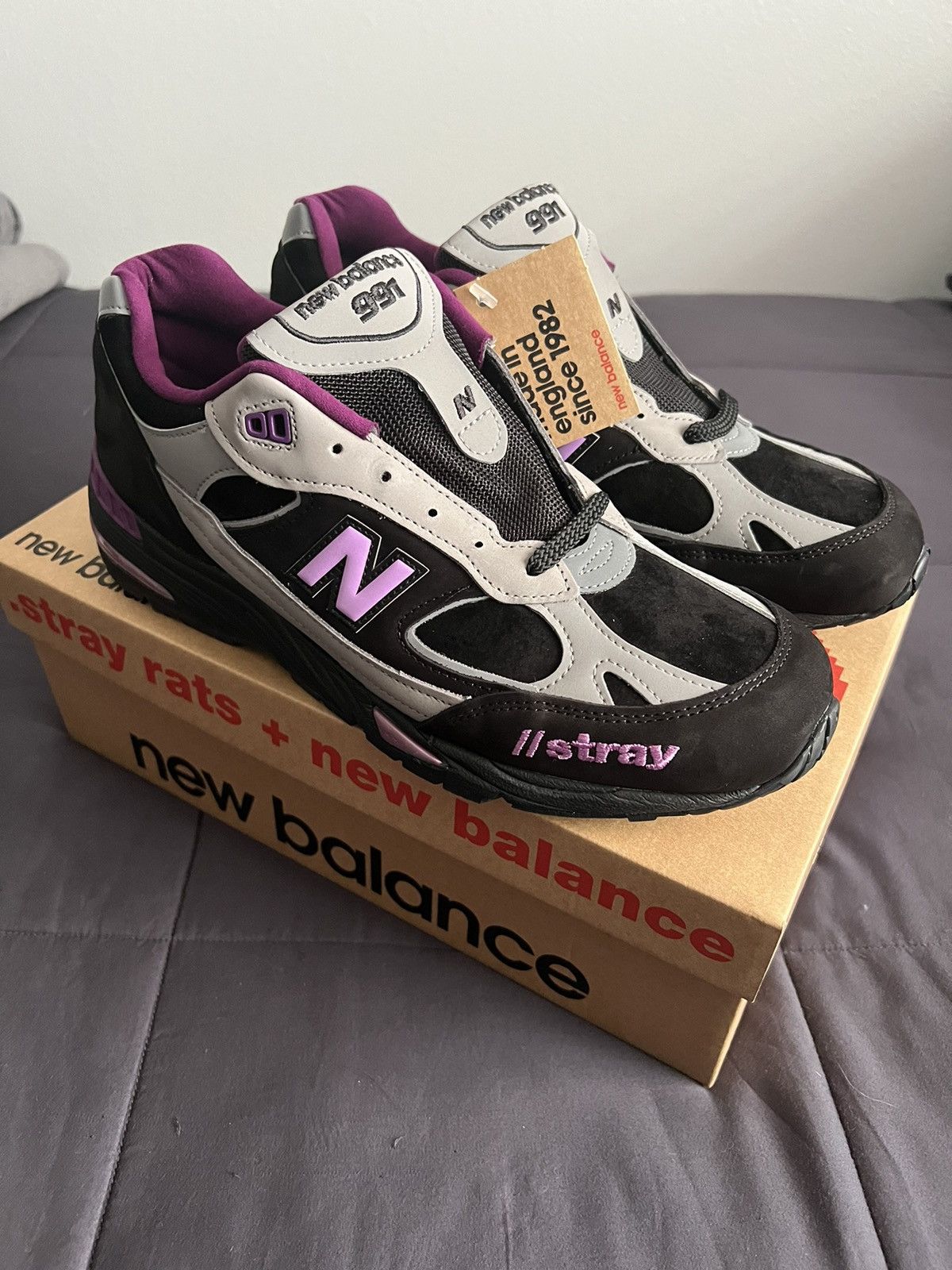 new balance stray rats red