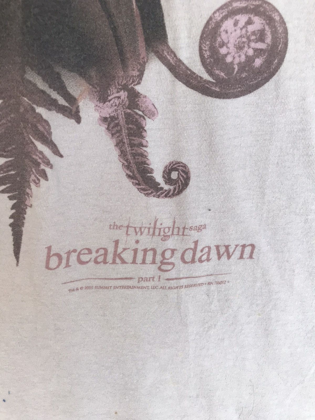 Vintage The Twillight Saga Breakiny Down Tee Shirt Size US S / EU 44-46 / 1 - 3 Thumbnail