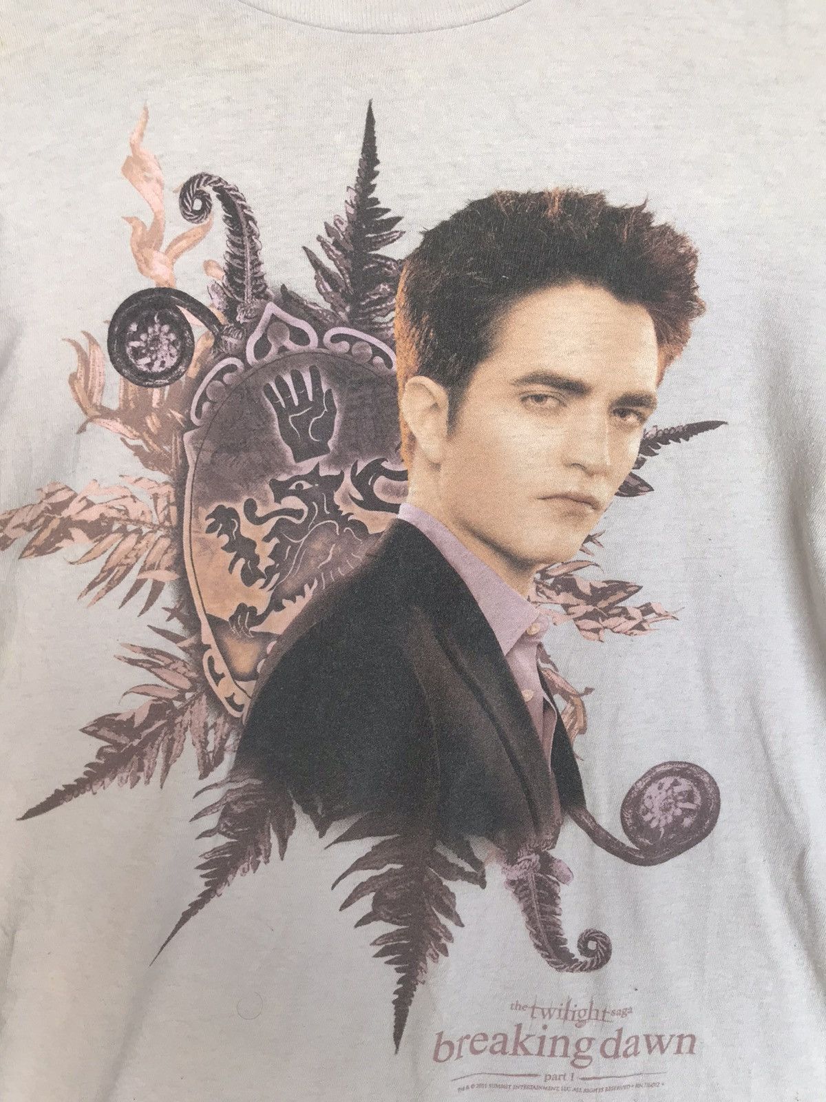 Vintage The Twillight Saga Breakiny Down Tee Shirt Size US S / EU 44-46 / 1 - 2 Thumbnail