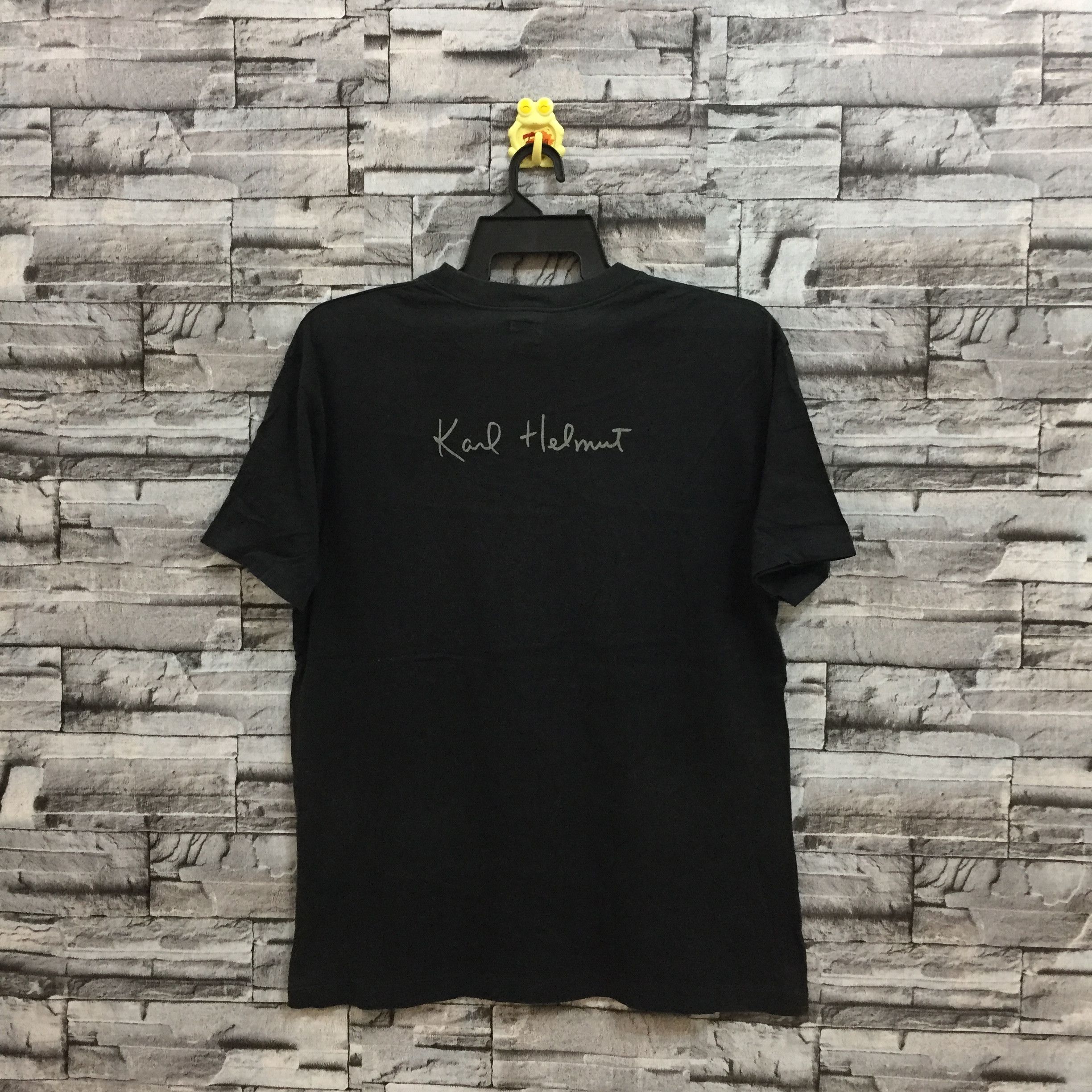 Karl Helmut Vintage karl helmut t shirt big logo size L fit M Size US M / EU 48-50 / 2 - 1 Thumbnail