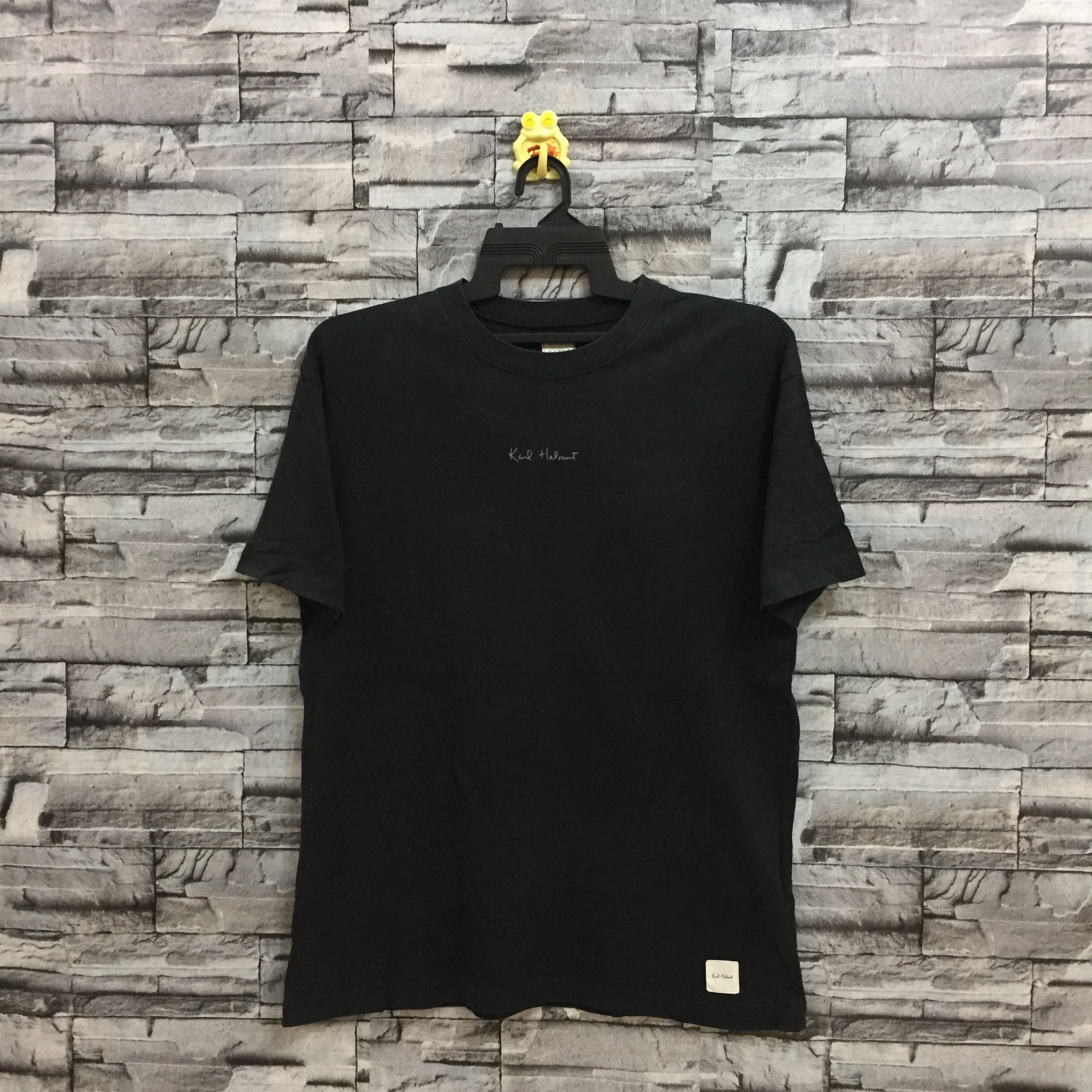 Karl Helmut Vintage karl helmut t shirt big logo size L fit M Size US M / EU 48-50 / 2 - 2 Thumbnail