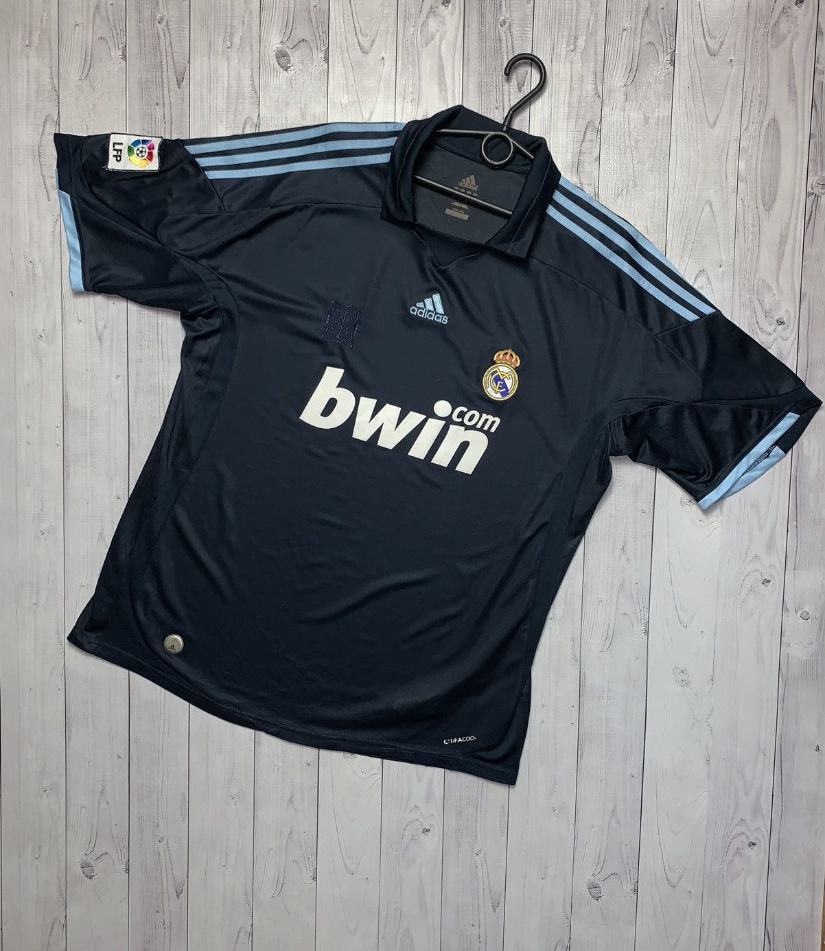 Soccer jersey vintage shops Real Madrid size L