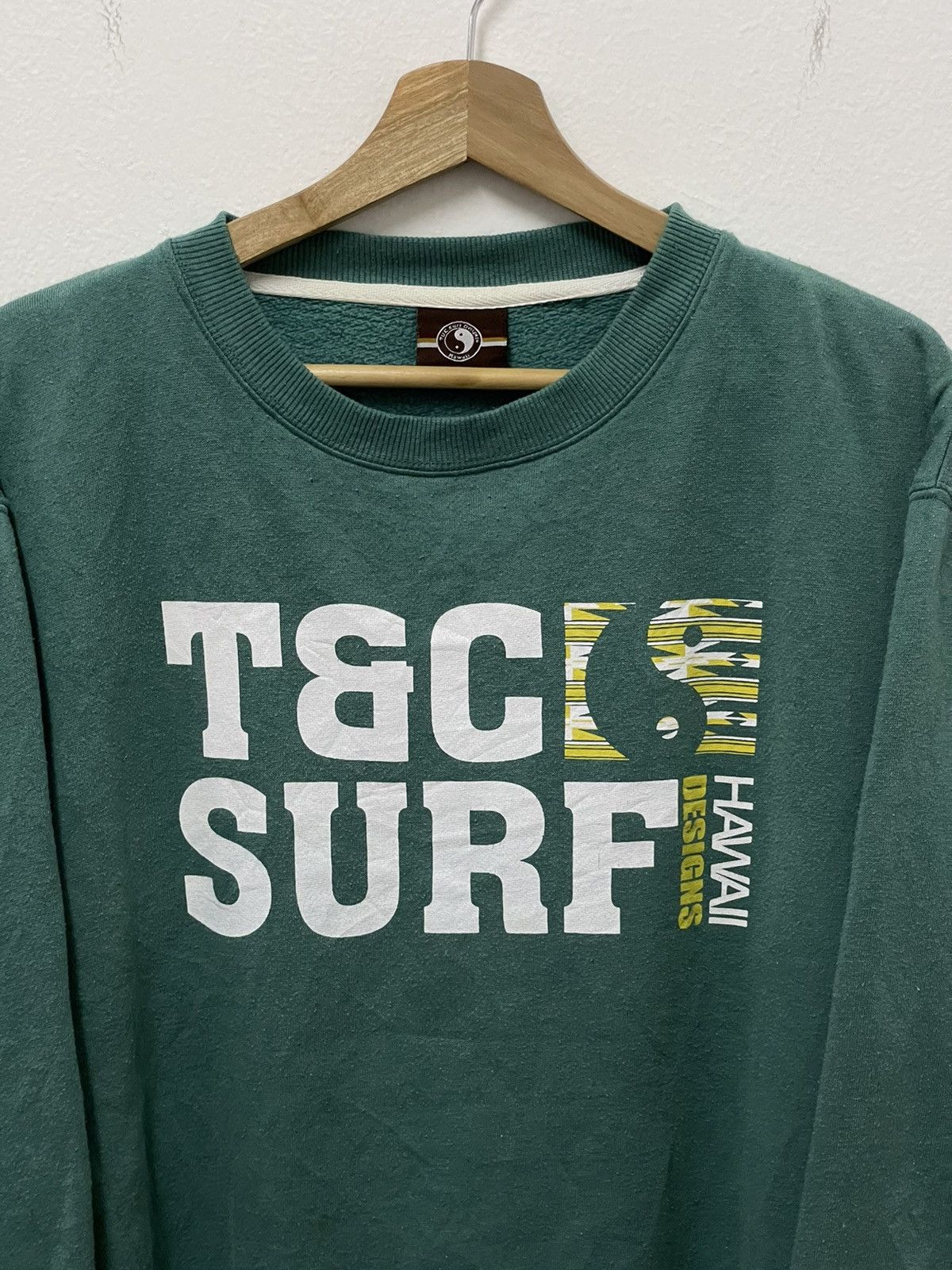Vintage Vintage T&C Surfing Design Hawaii Ying Yang Sweatshirt Size US L / EU 52-54 / 3 - 3 Thumbnail