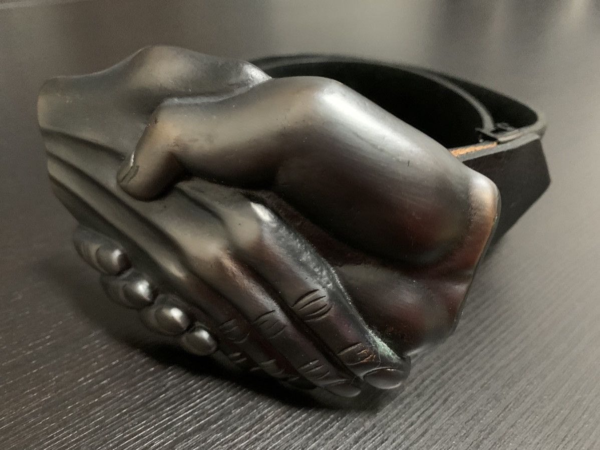 Jean Paul Gaultier × Vintage AW 1997 Jean Paul Gaultier Fight Racism Handshake Buckle Size ONE SIZE - 2 Thumbnail