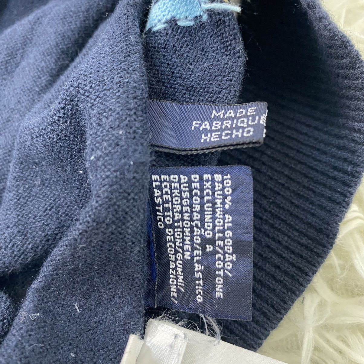 Japanese Brand Tommy Hilfiger Pullover Knitted V Neck Sweater Size US M / EU 48-50 / 2 - 13 Thumbnail