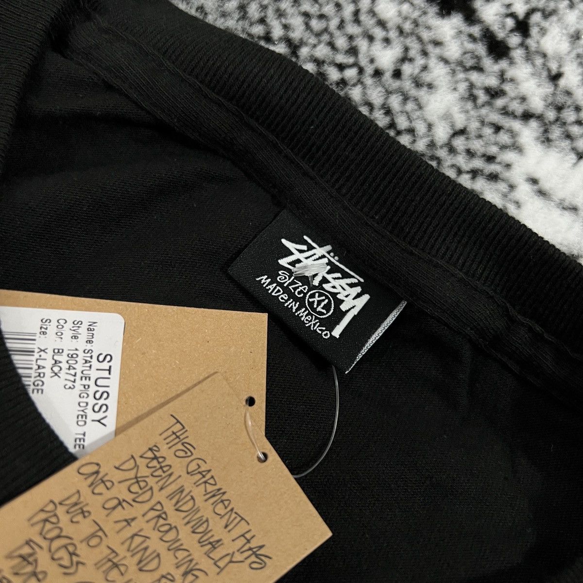 Stussy STUSSY STATUE PIG DYED TEE IN BLACK SIZE XLARGE Size US XL / EU 56 / 4 - 4 Thumbnail