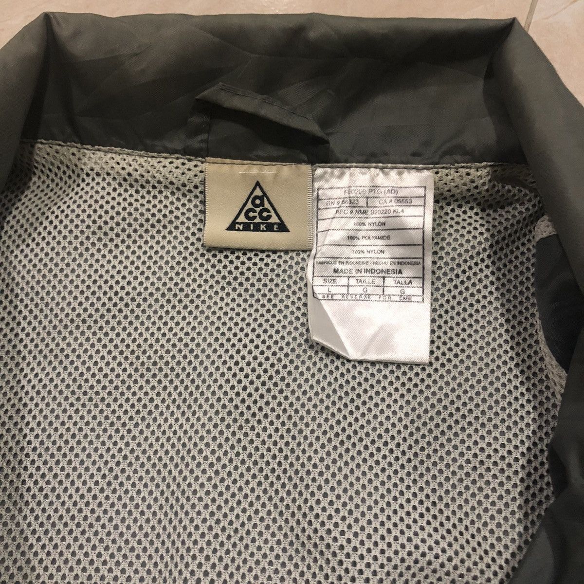 Nike ACG 🔥DISTRESSED🔥Vintage 90s Nike ACG size L Size US L / EU 52-54 / 3 - 5 Thumbnail
