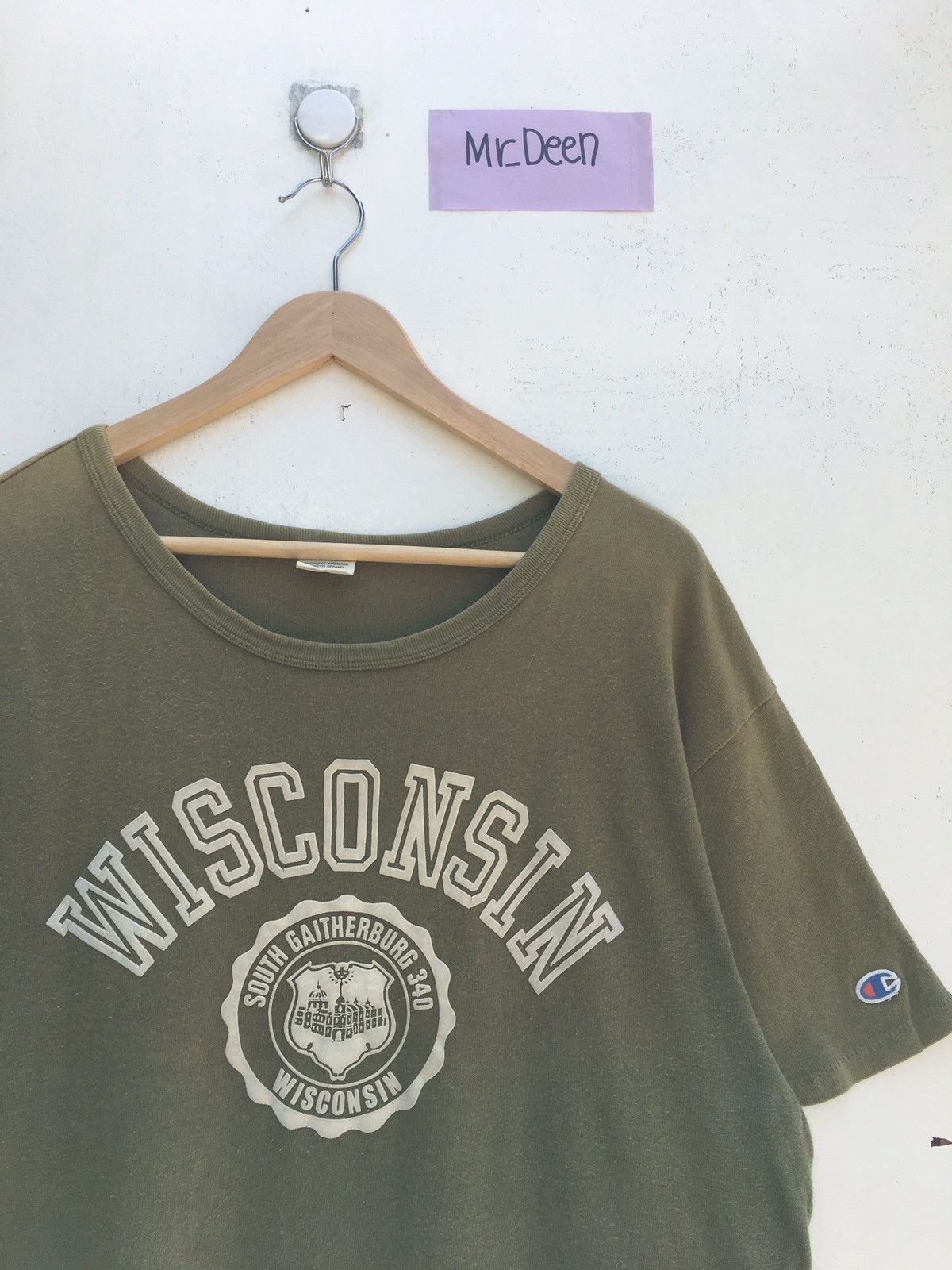 Champion Vintage Champion Wisconsin Badge Tshirt Size US L / EU 52-54 / 3 - 5 Thumbnail