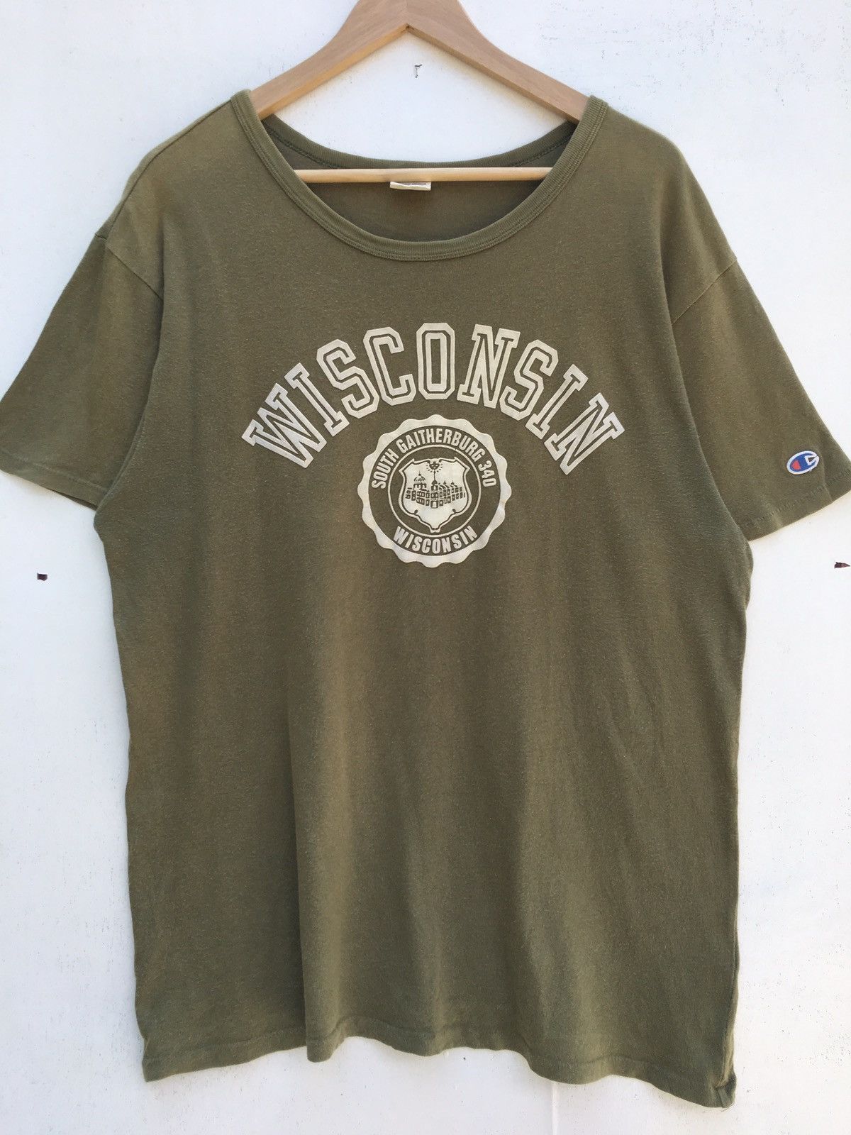 Champion Vintage Champion Wisconsin Badge Tshirt Size US L / EU 52-54 / 3 - 4 Thumbnail
