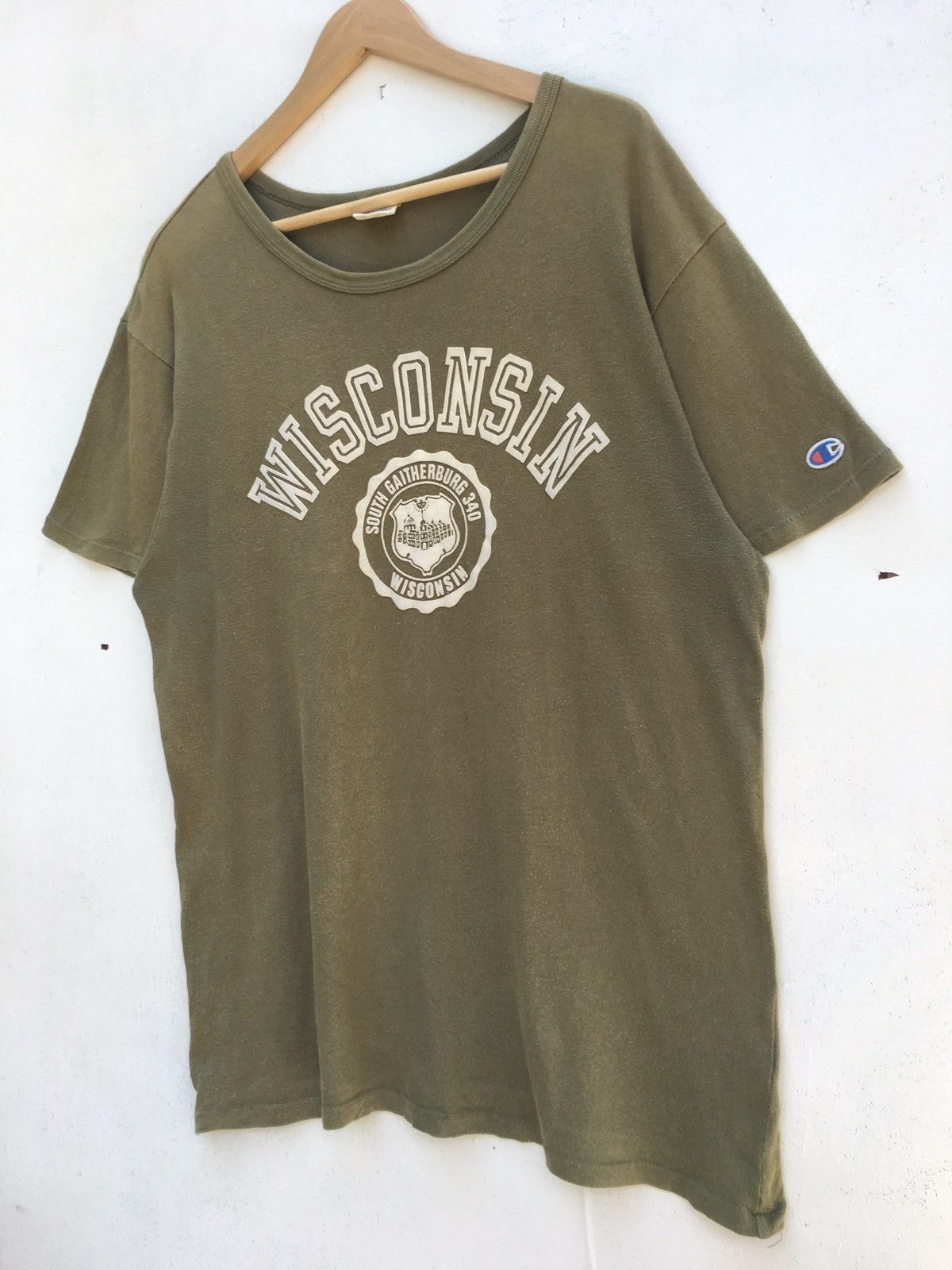 Champion Vintage Champion Wisconsin Badge Tshirt Size US L / EU 52-54 / 3 - 3 Thumbnail