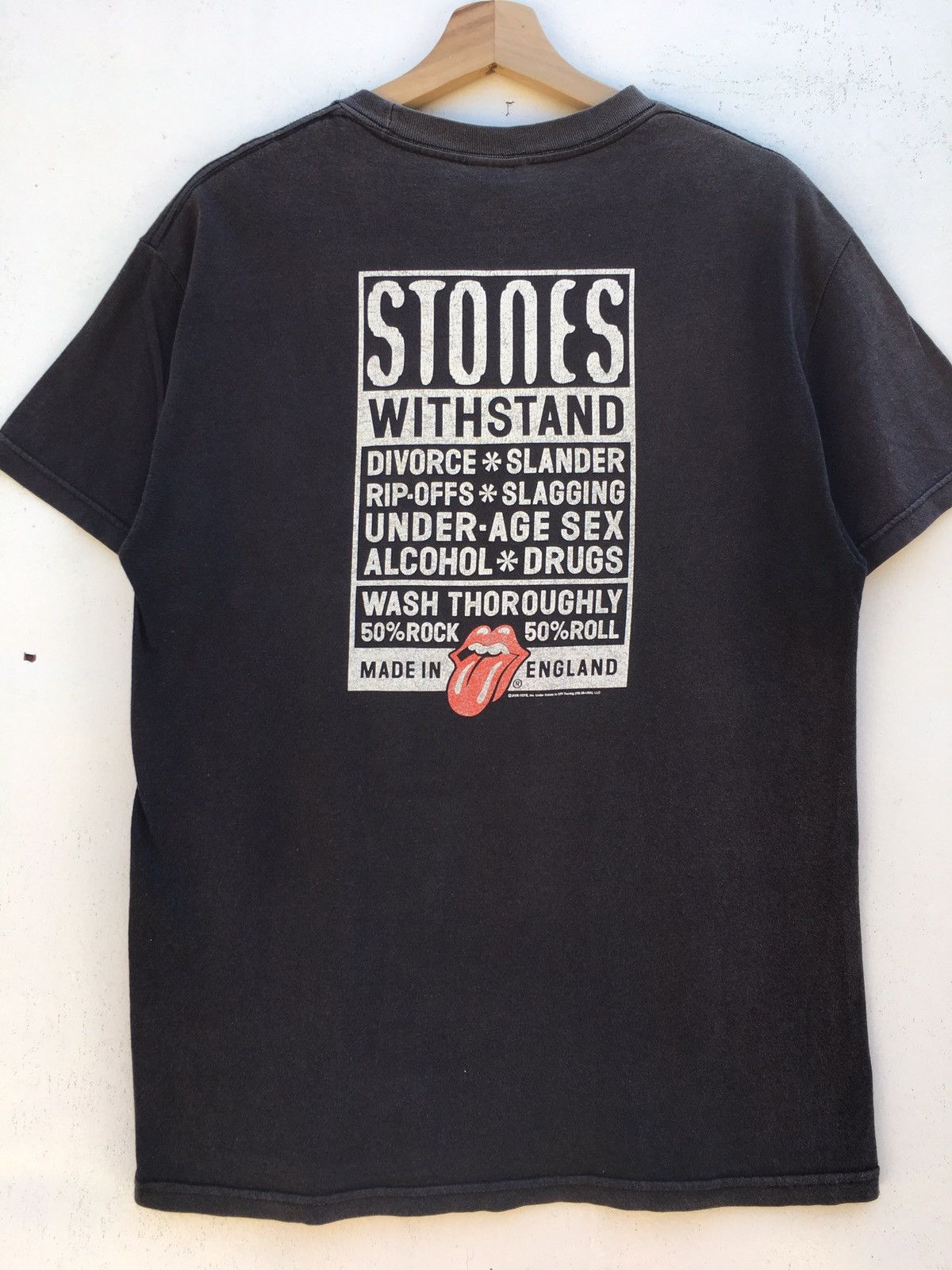 Band Tees Vintage The Rolling Stones 2006 Withstand Social Issues Tee Size US M / EU 48-50 / 2 - 20 Thumbnail