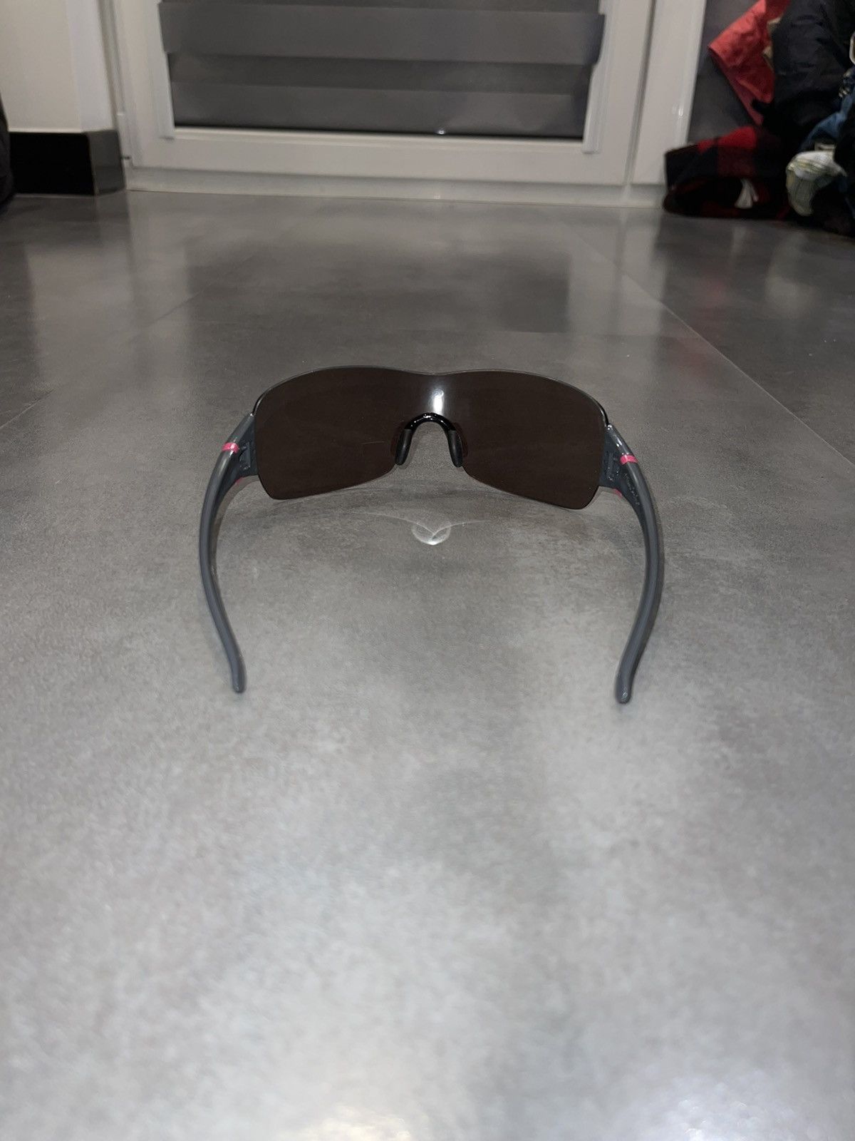 Oakley Oakley OO9141-19 Grey Pink Shield Sunglasses Size ONE SIZE - 8 Thumbnail