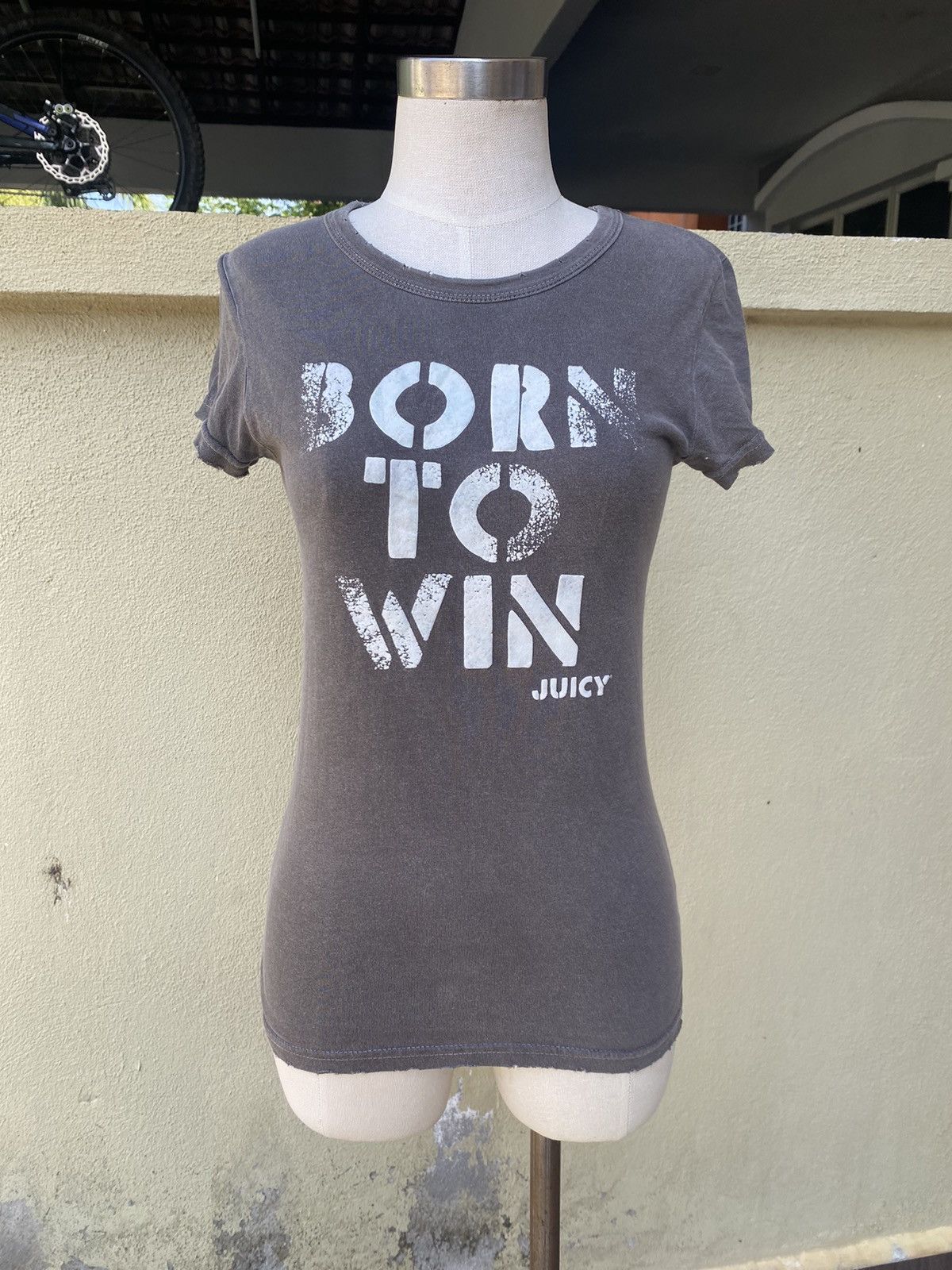 Juicy Couture statement tee “born to win” Size S / US 4 / IT 40 - 1 Thumbnail