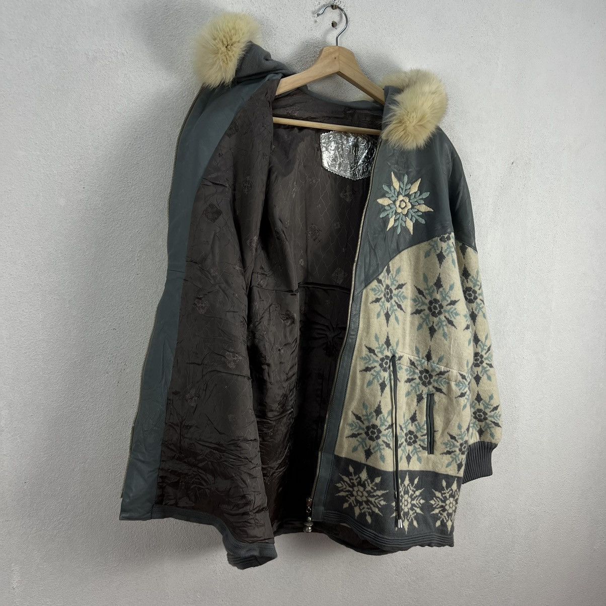 Japanese Brand VINTAGE TORRAS MADE IN SPAIN MINK FUR HOODIE NAVAJO DESIGN Size US M / EU 48-50 / 2 - 14 Thumbnail