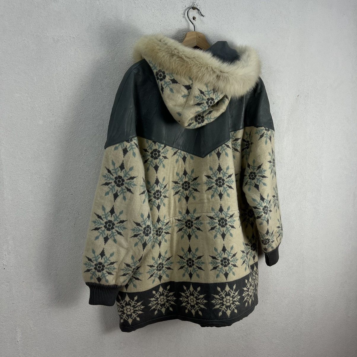 Japanese Brand VINTAGE TORRAS MADE IN SPAIN MINK FUR HOODIE NAVAJO DESIGN Size US M / EU 48-50 / 2 - 11 Thumbnail