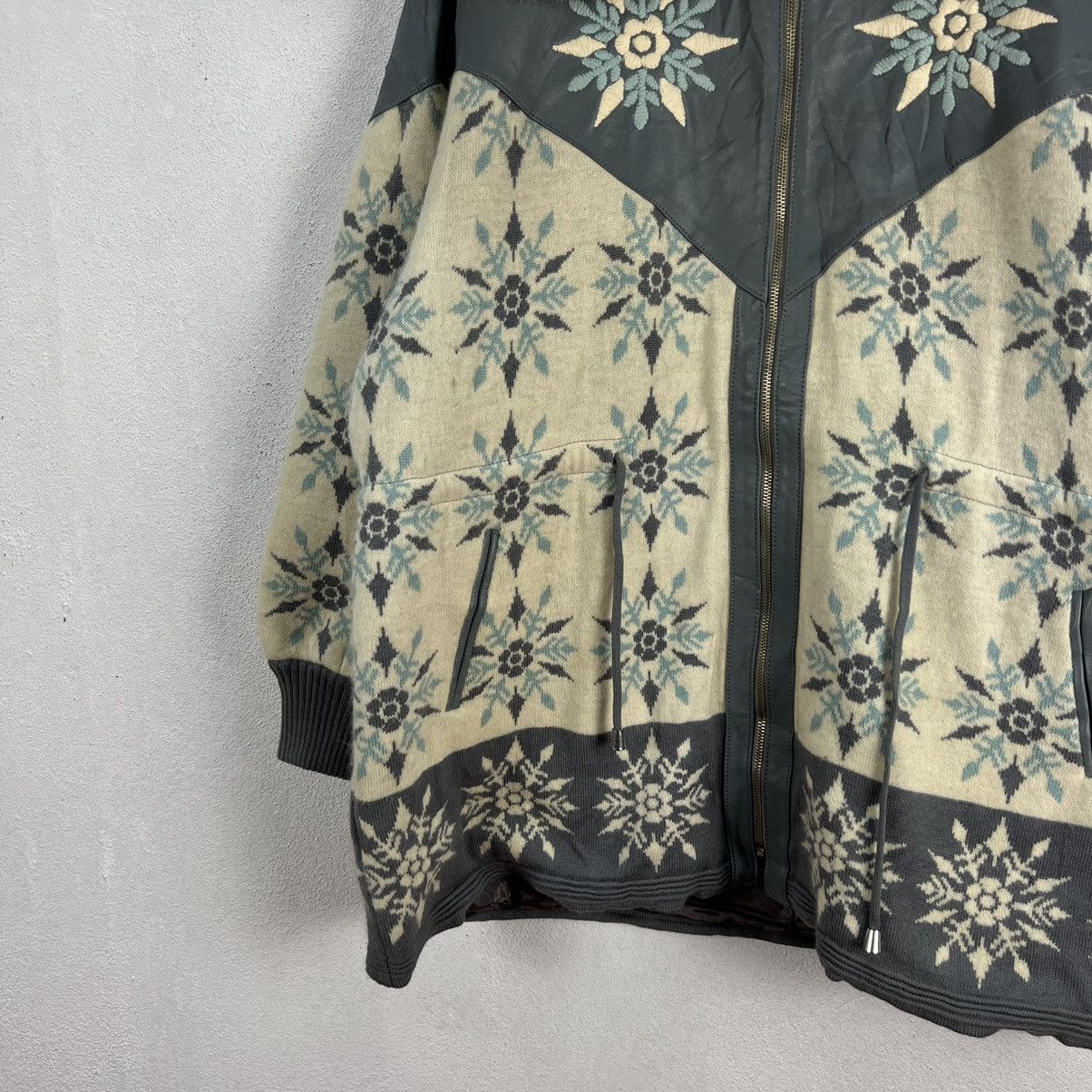 Japanese Brand VINTAGE TORRAS MADE IN SPAIN MINK FUR HOODIE NAVAJO DESIGN Size US M / EU 48-50 / 2 - 4 Thumbnail