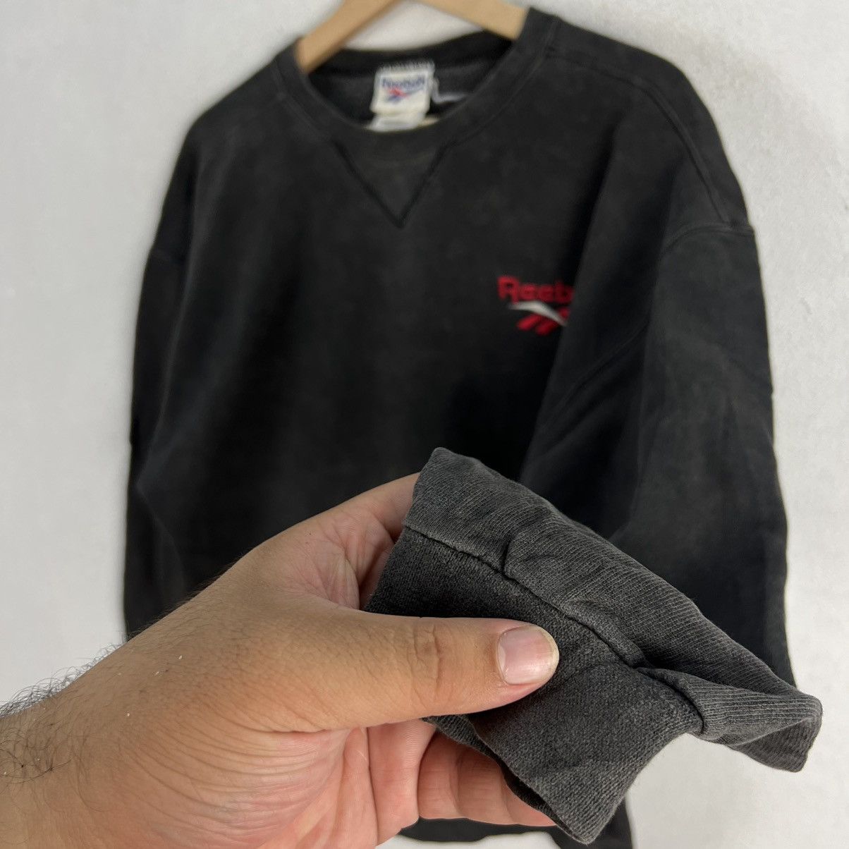 Japanese Brand VINTAGE REEBOK SWEATSHIRT BIG LOGO FADED BY SUN DESIGN Size US S / EU 44-46 / 1 - 5 Thumbnail