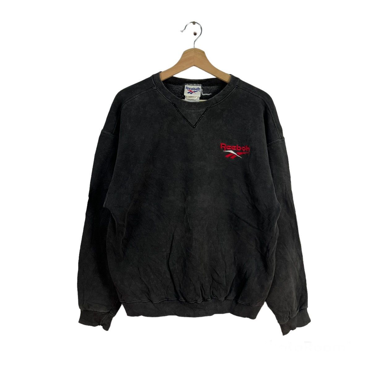 Japanese Brand VINTAGE REEBOK SWEATSHIRT BIG LOGO FADED BY SUN DESIGN Size US S / EU 44-46 / 1 - 1 Thumbnail