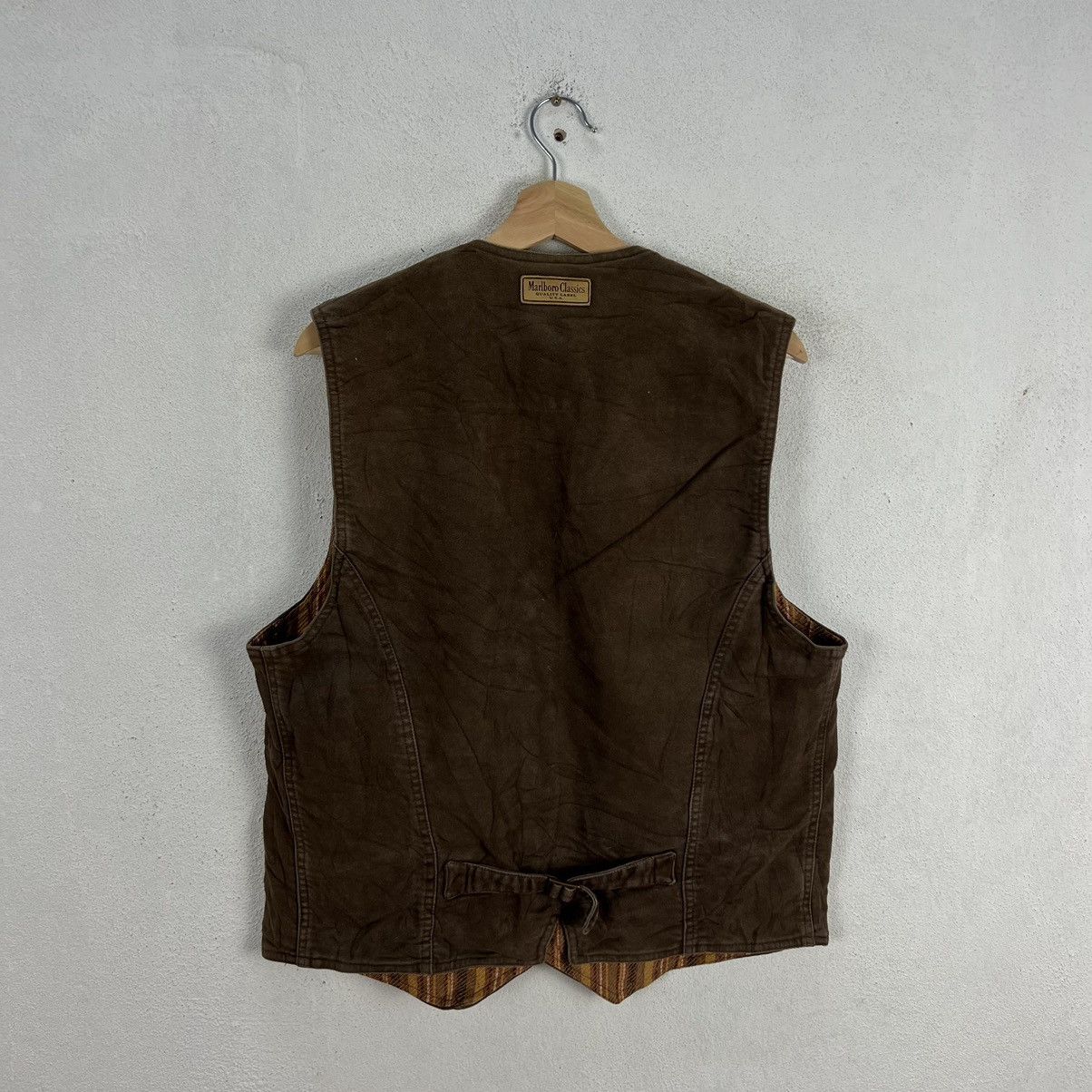 Japanese Brand VINATAGE MARLBORO CLASSIC WAIST COATS STRIPED LINING Size US L / EU 52-54 / 3 - 7 Thumbnail
