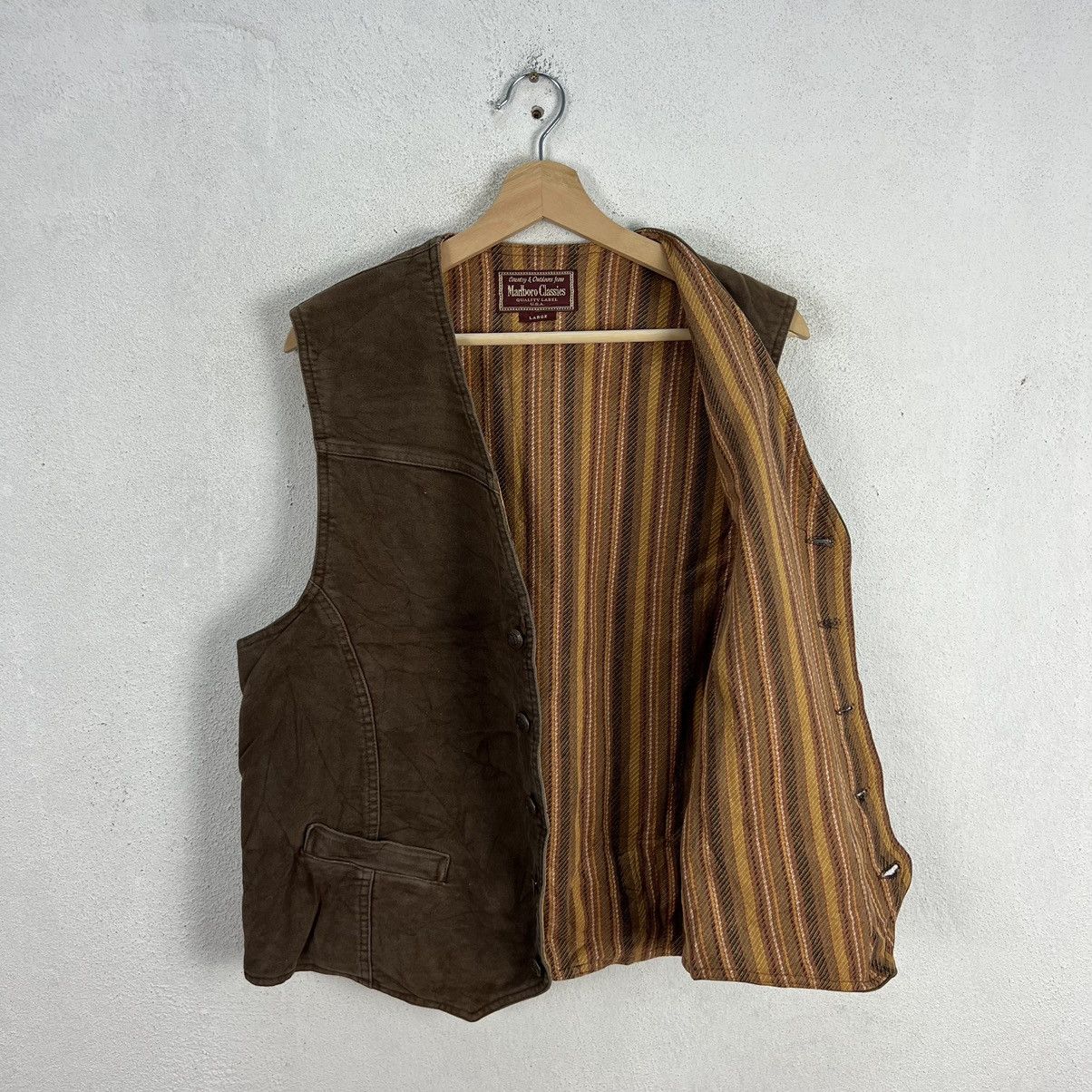 Japanese Brand VINATAGE MARLBORO CLASSIC WAIST COATS STRIPED LINING Size US L / EU 52-54 / 3 - 10 Thumbnail